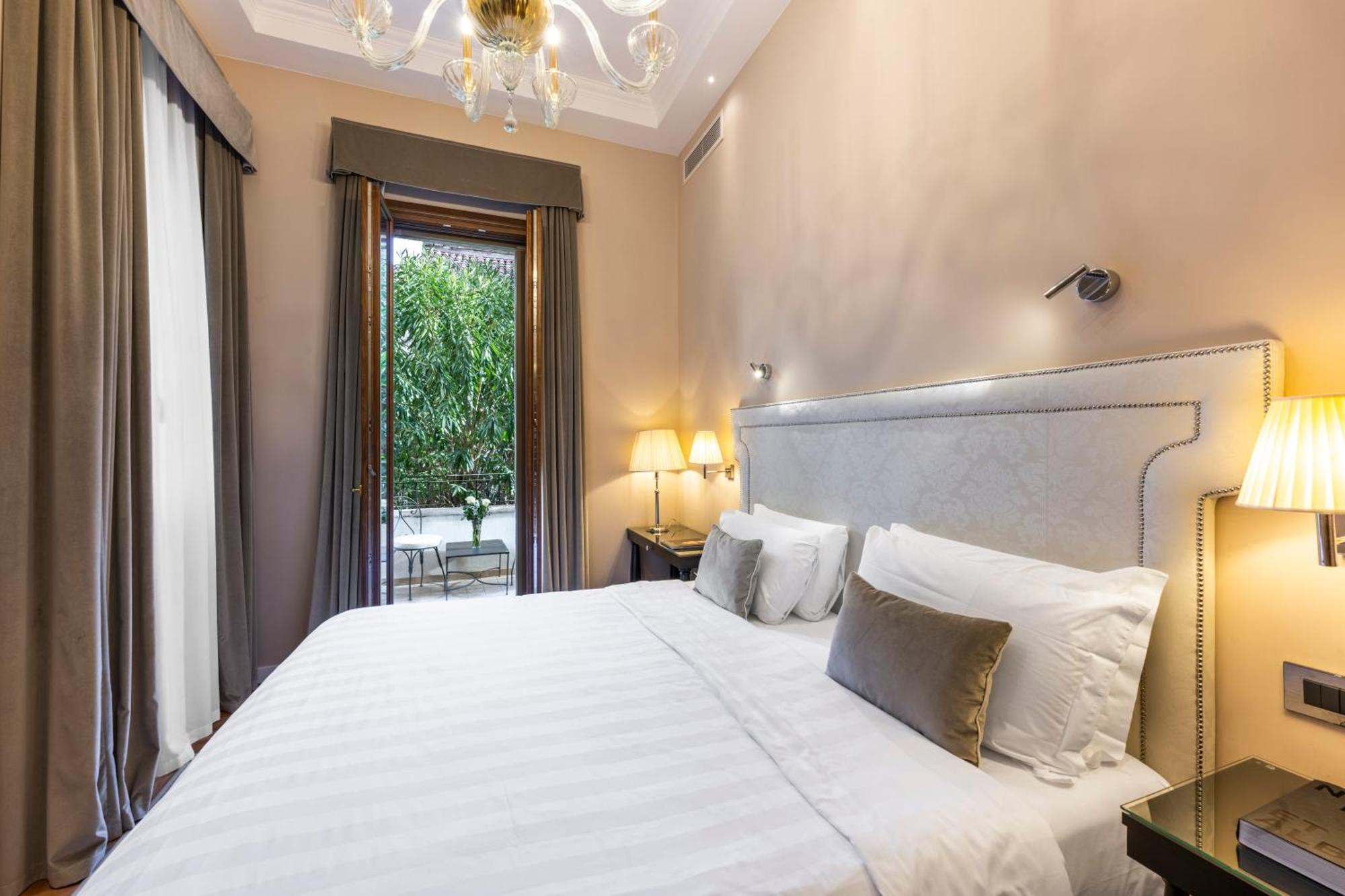 Deluxe Double or Twin Room Canal View Annex