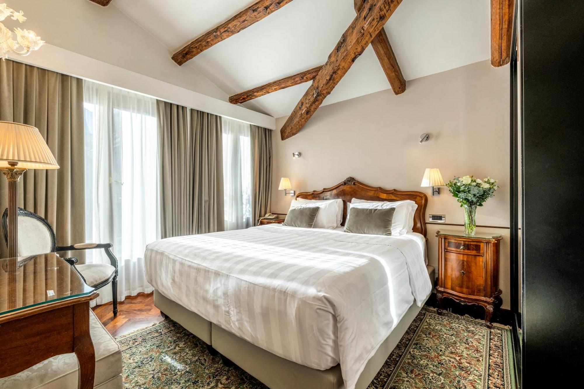 Double Room Terrace Canal View