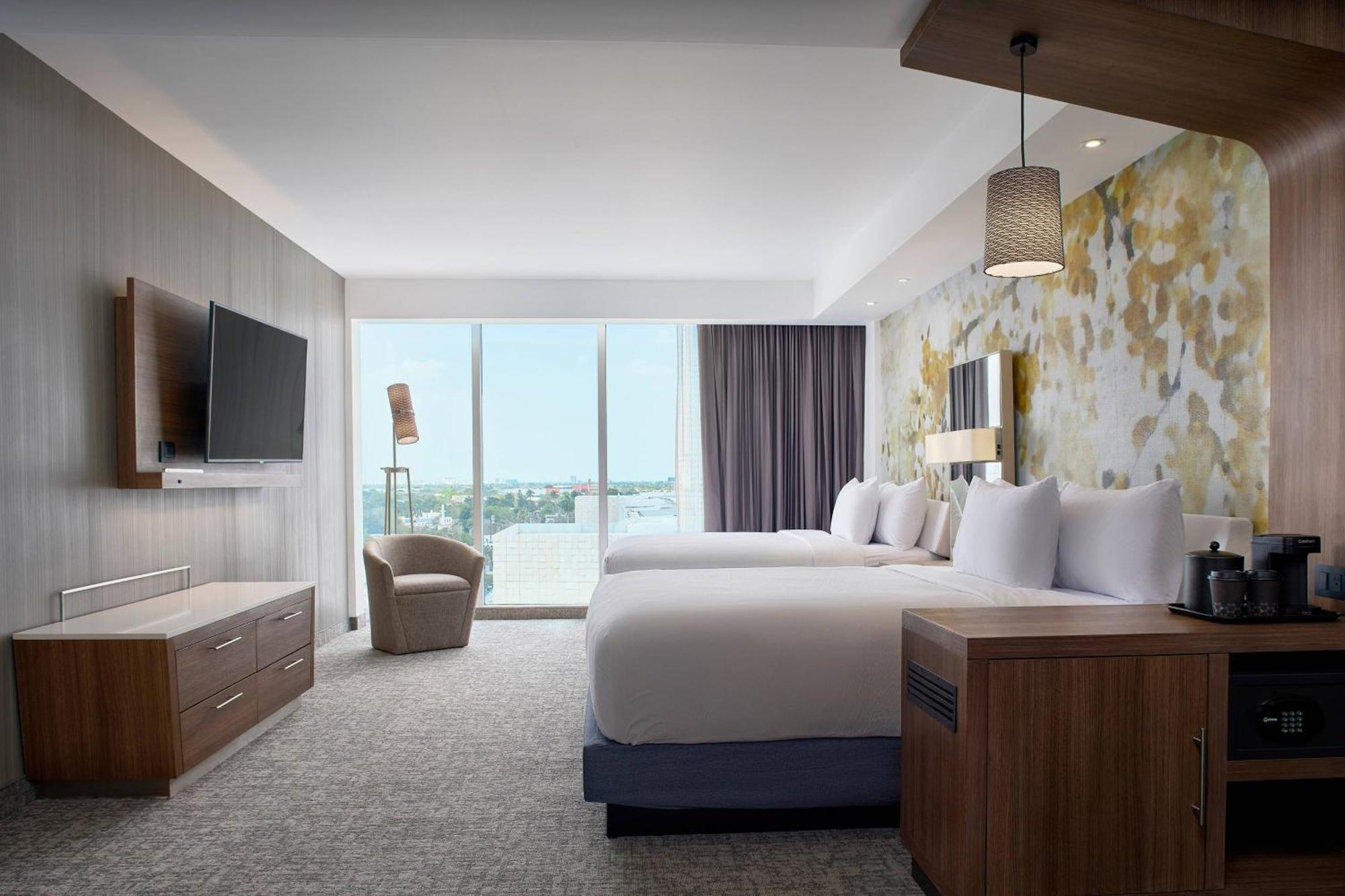 Standard Guest room 2 Queen Non Smoking City view
