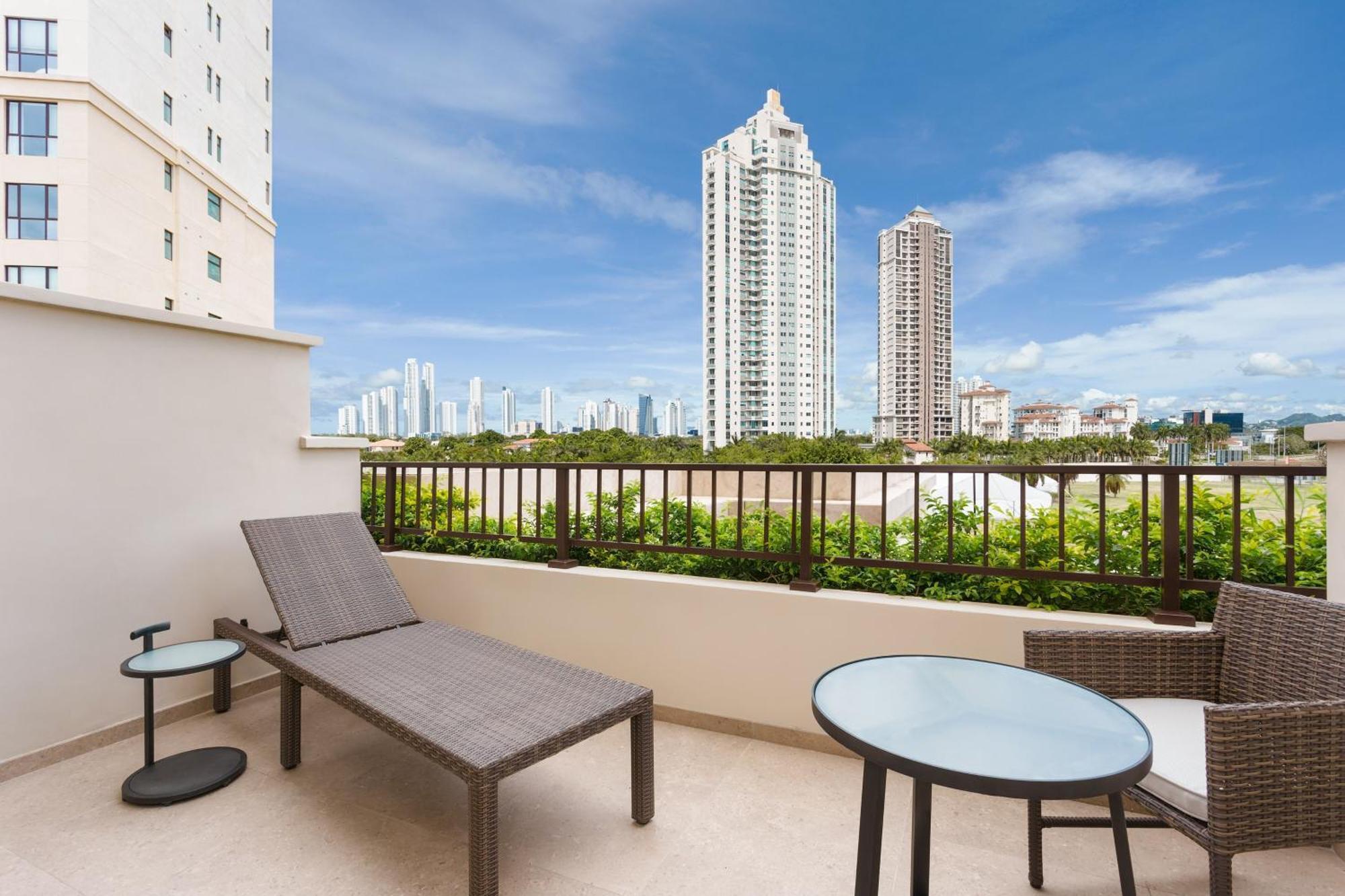 Deluxe Urban View Guest room 2 Queen City view