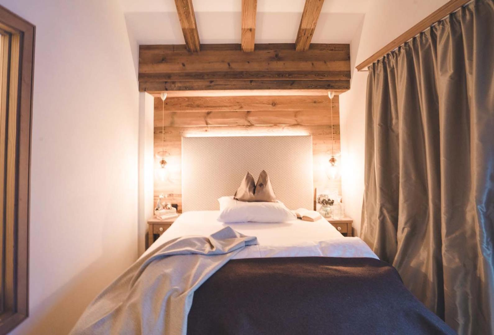 Single Room Balcony