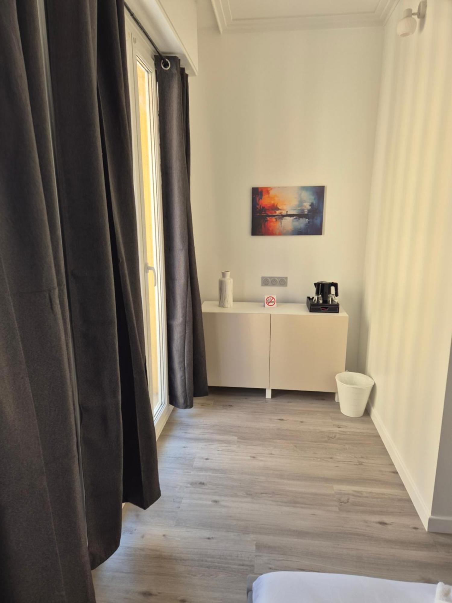 Chambre Lit King-Size avec Balcon
