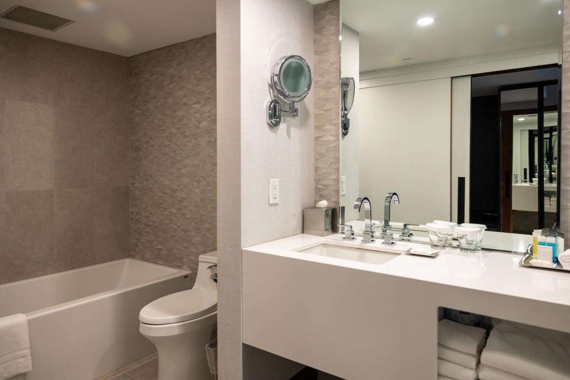 Bi-level Presidential Suite,1662979911:JPEG