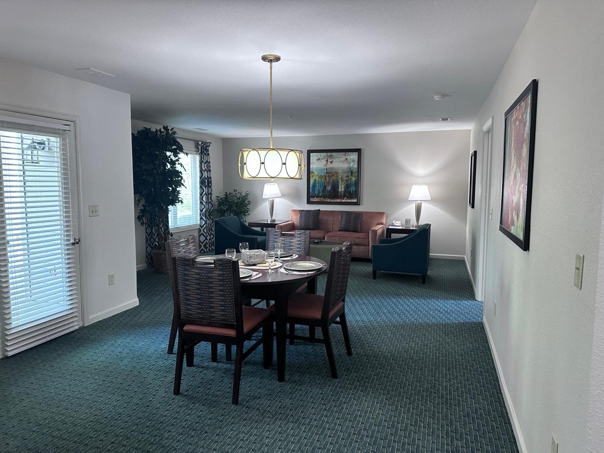 Deluxe Suite,1662981119:JPEG