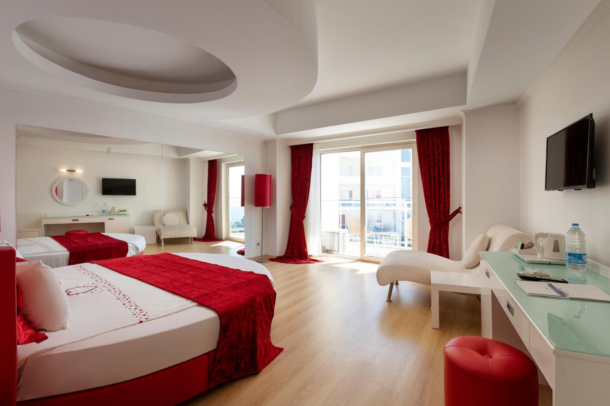 Habitación Doble Deluxe con balcón y vistas al mar
