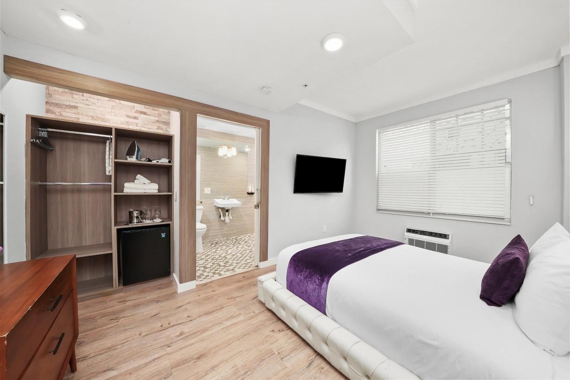 Quarto Standard com Cama Queen-size Acessível para Hóspedes com Mobilidade Reduzida