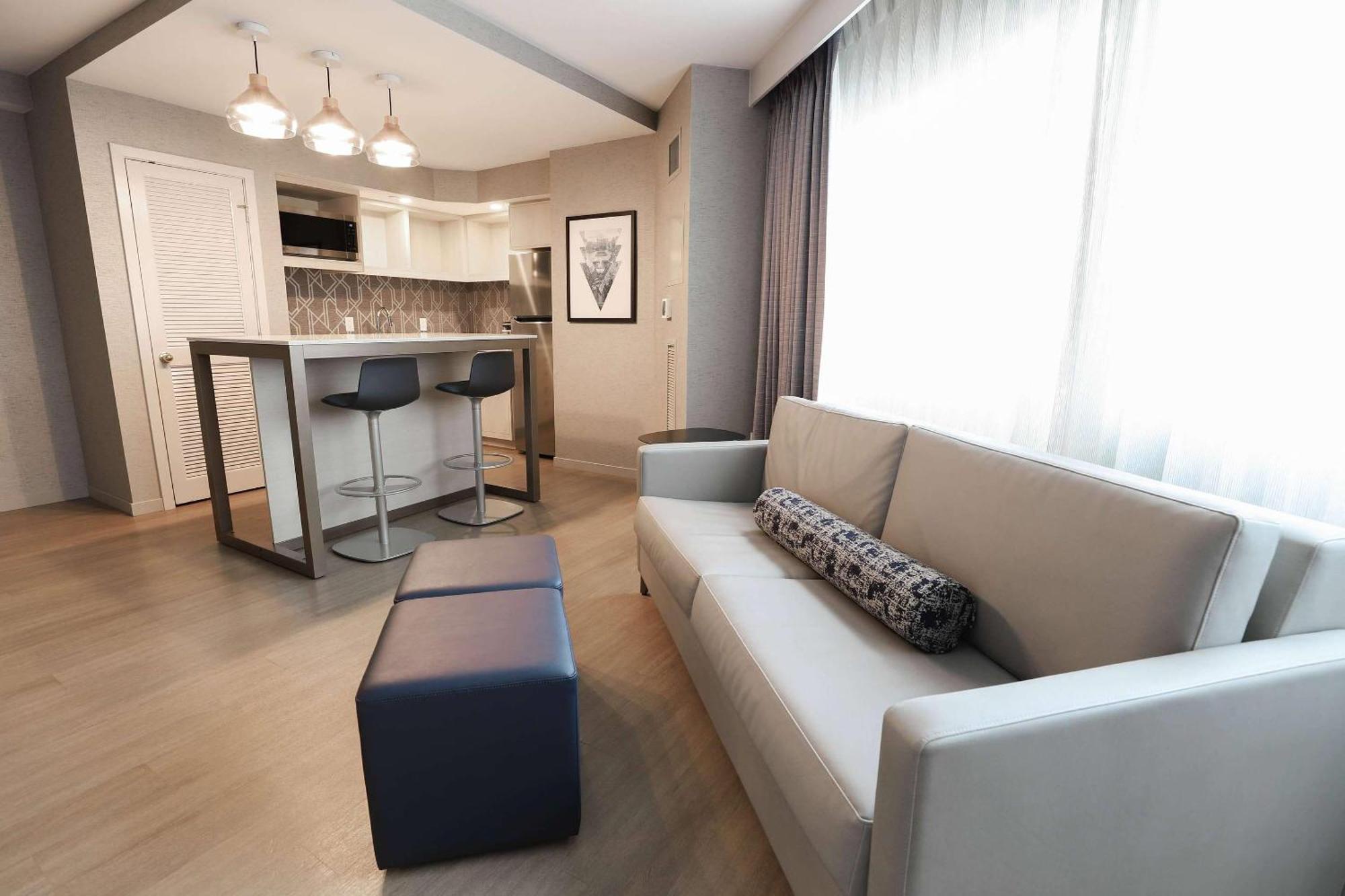 2 Queen Beds, 1 Bedroom Suite