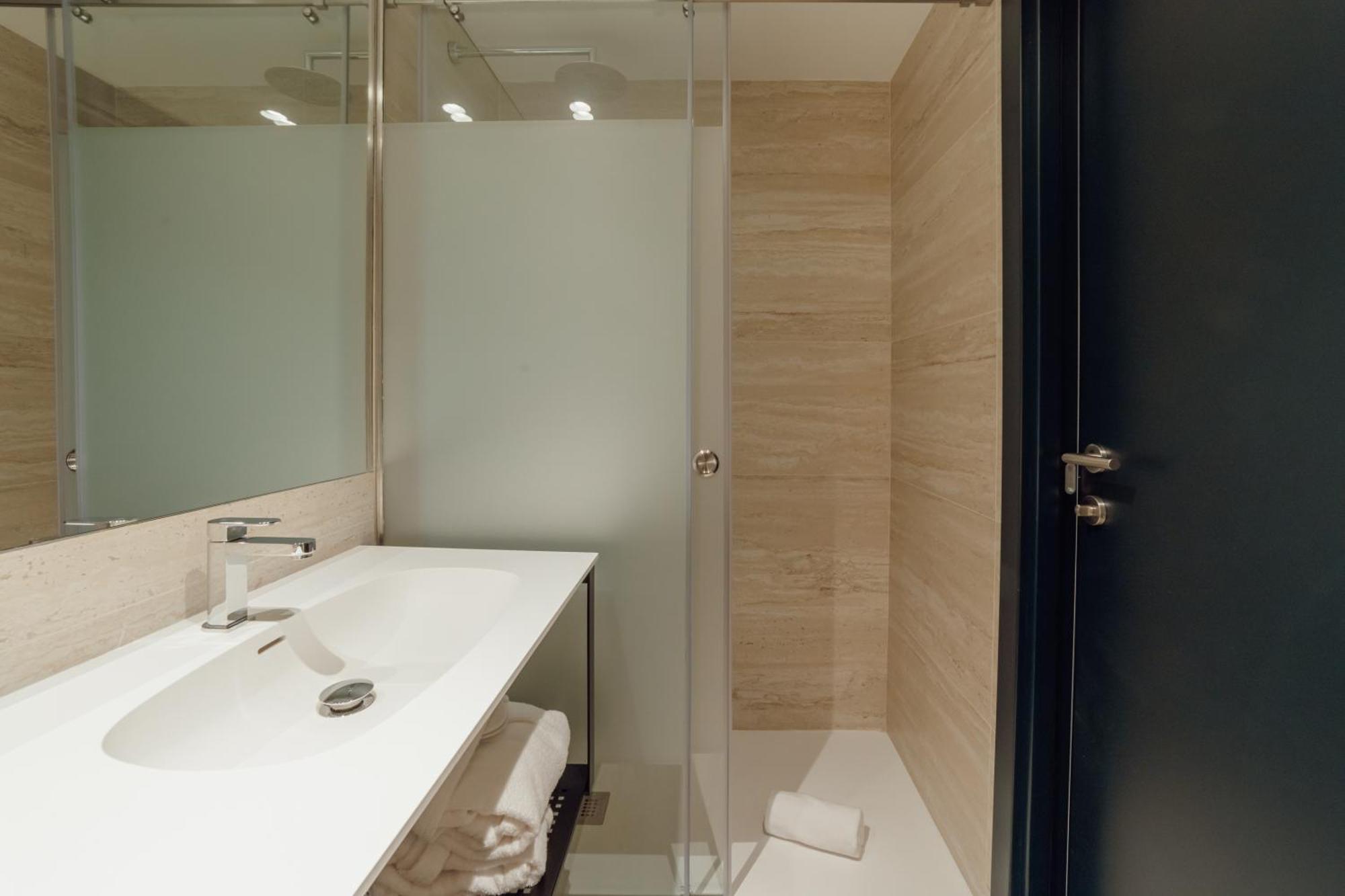 Standard Twin Room,1693856293:JPEG