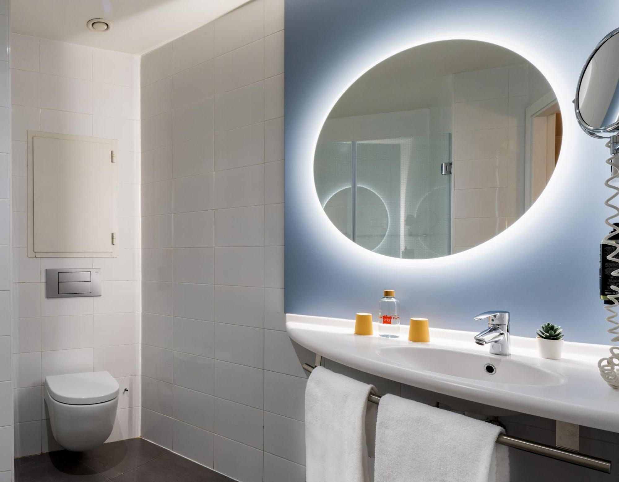 Deze kamer beschikt over een terras.
