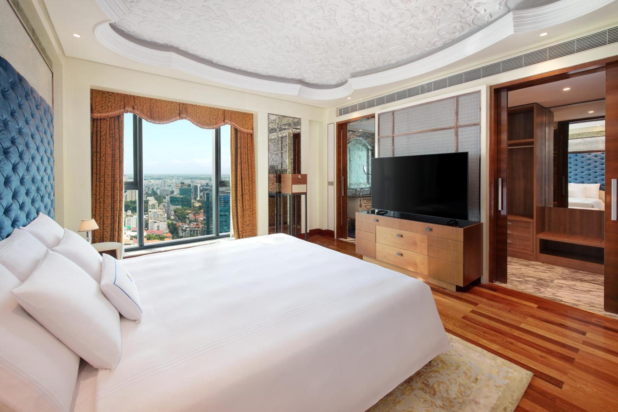 Panorama Suite High Floor with Executive Lounge Access