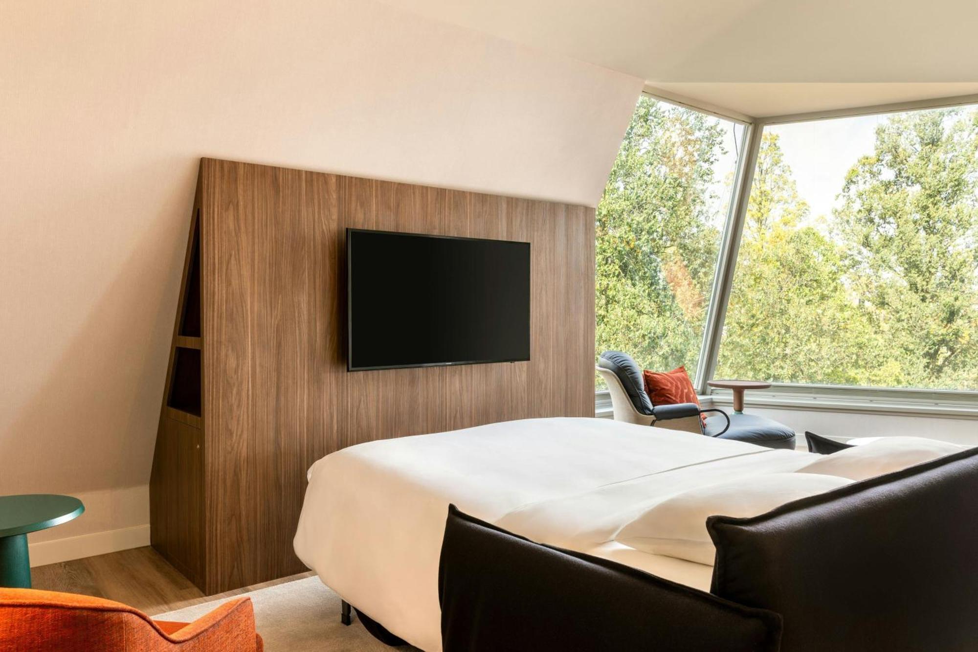 King Suite with Sofa Bed - Club Lounge Access,1697777497:JPEG