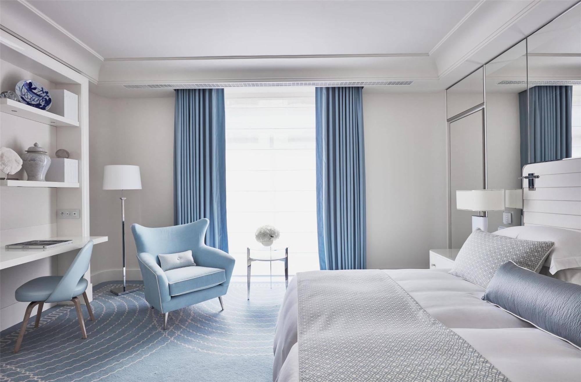 Quarto com 2 Camas de Solteiro