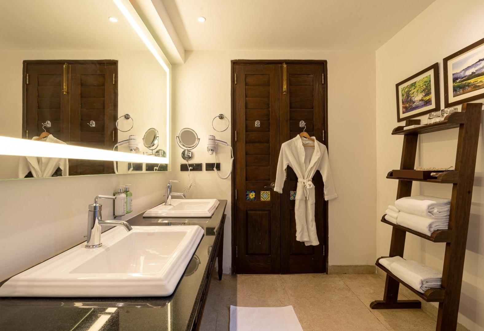 Neelakurinji Suite,1699137755:JPEG