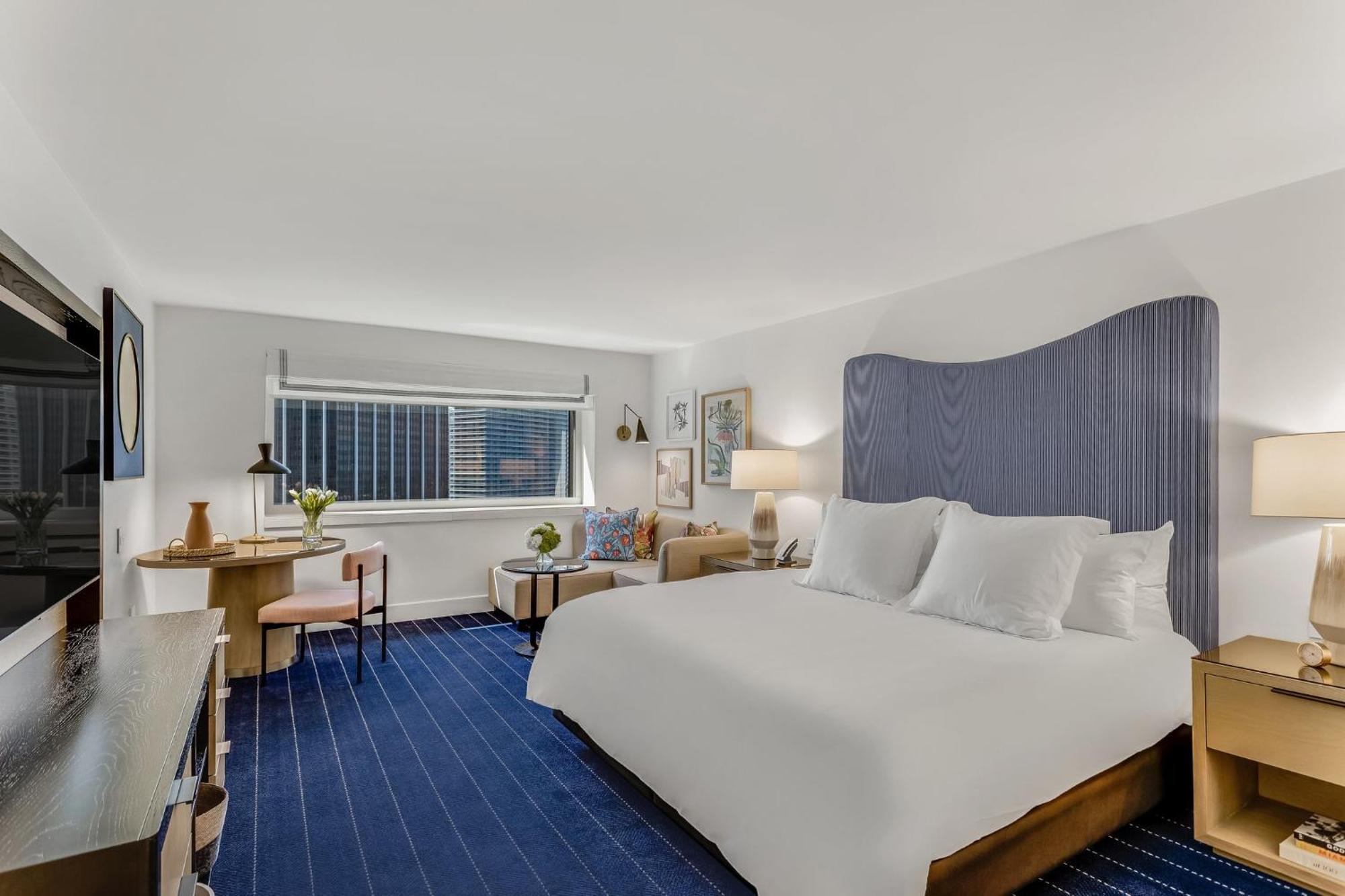 Classic King Room Skyline view