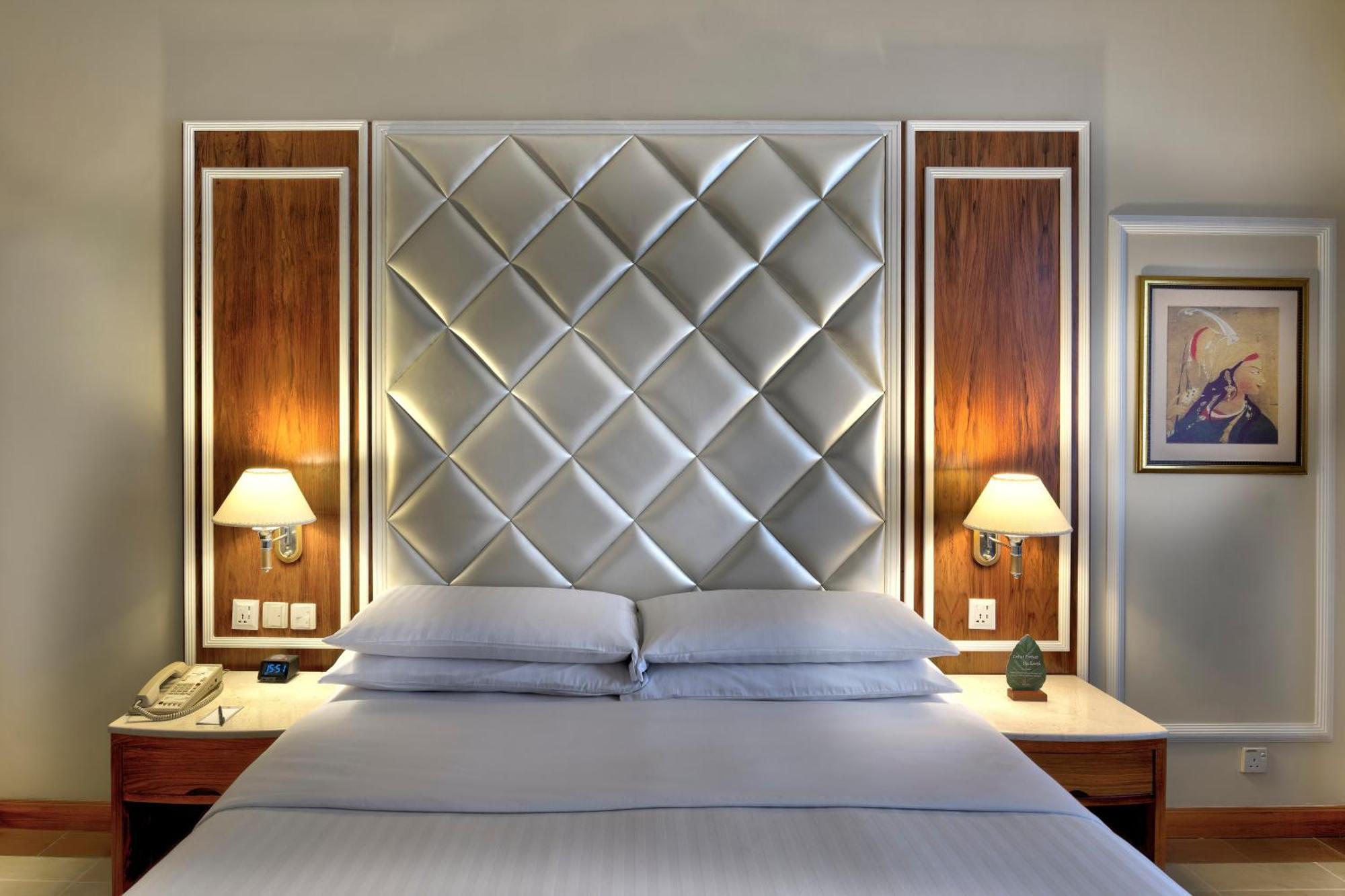 Executive Executive lounge access Guest room 1 King