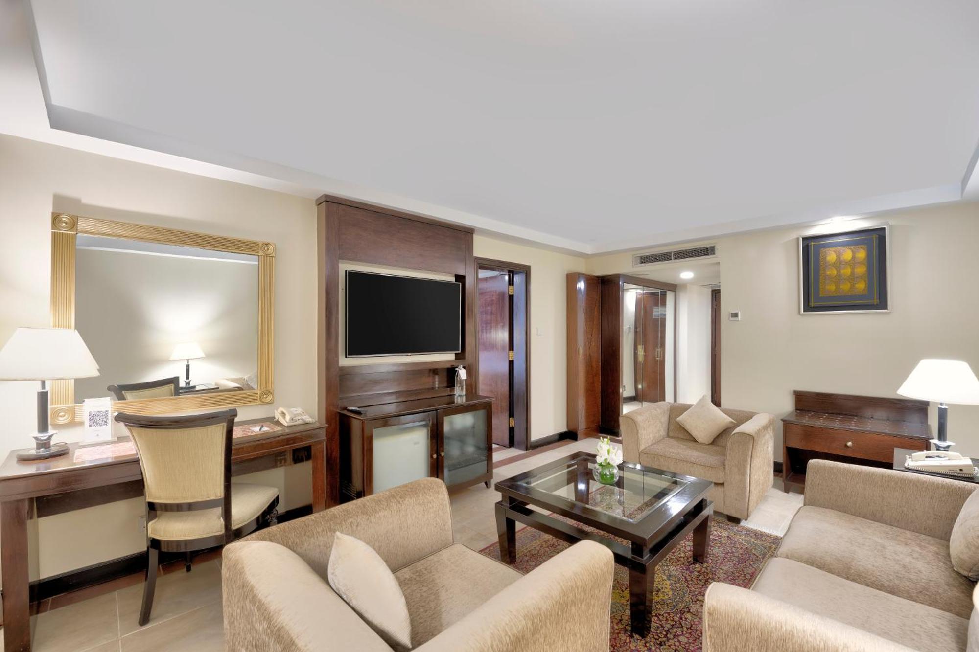 Executive Suite Executive Lounge Access Suite 1 King