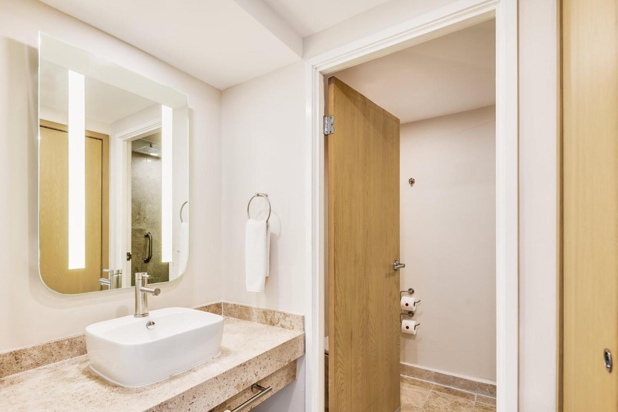 Luxury Room Plus, Ocean Front, 1 King