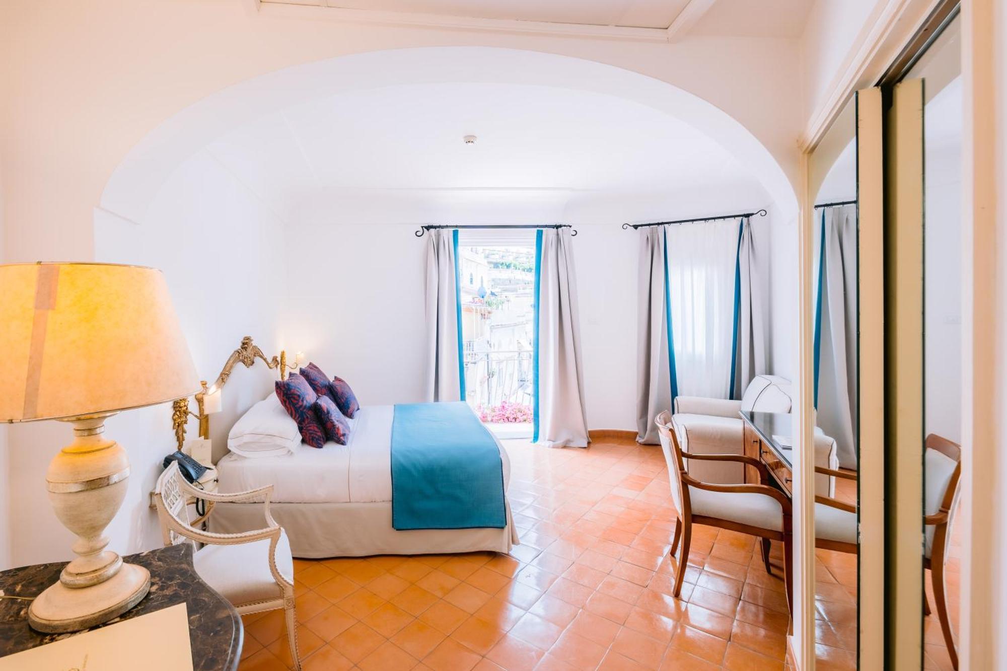 Quarto Duplo Clássico com Varanda