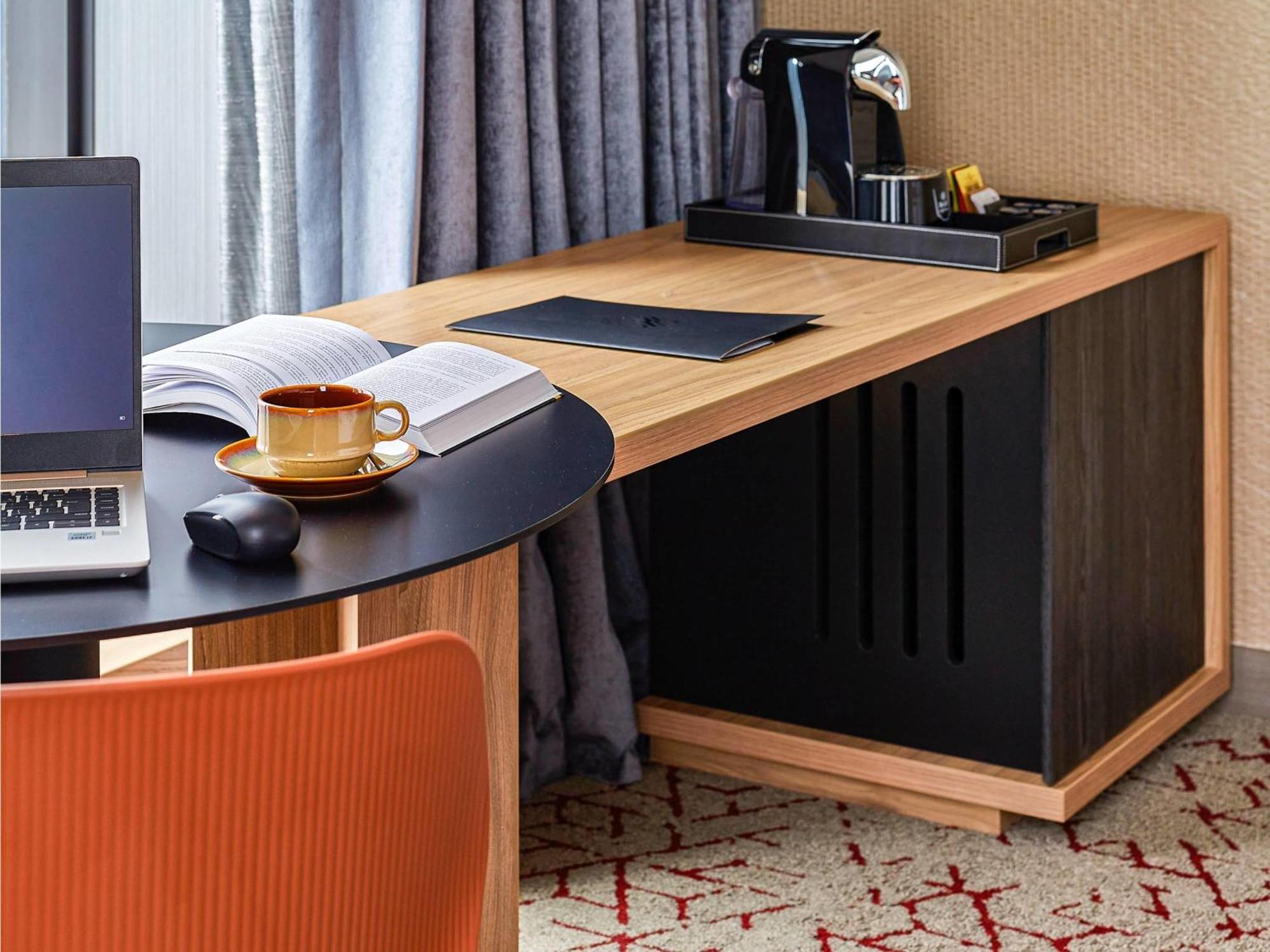 Junior King Suite with Executive Lounge access,1724747060:JPEG