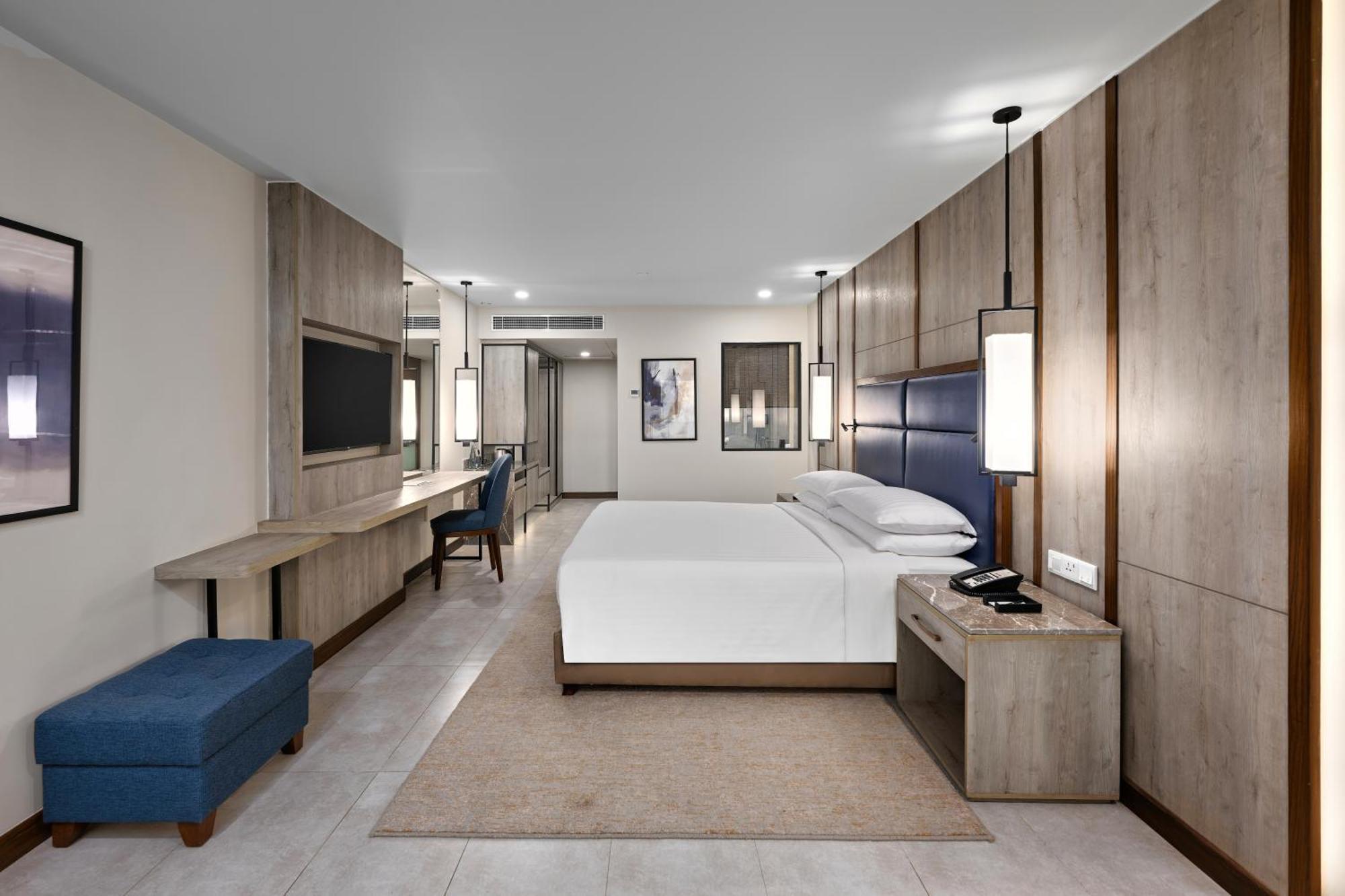 Superior King Room