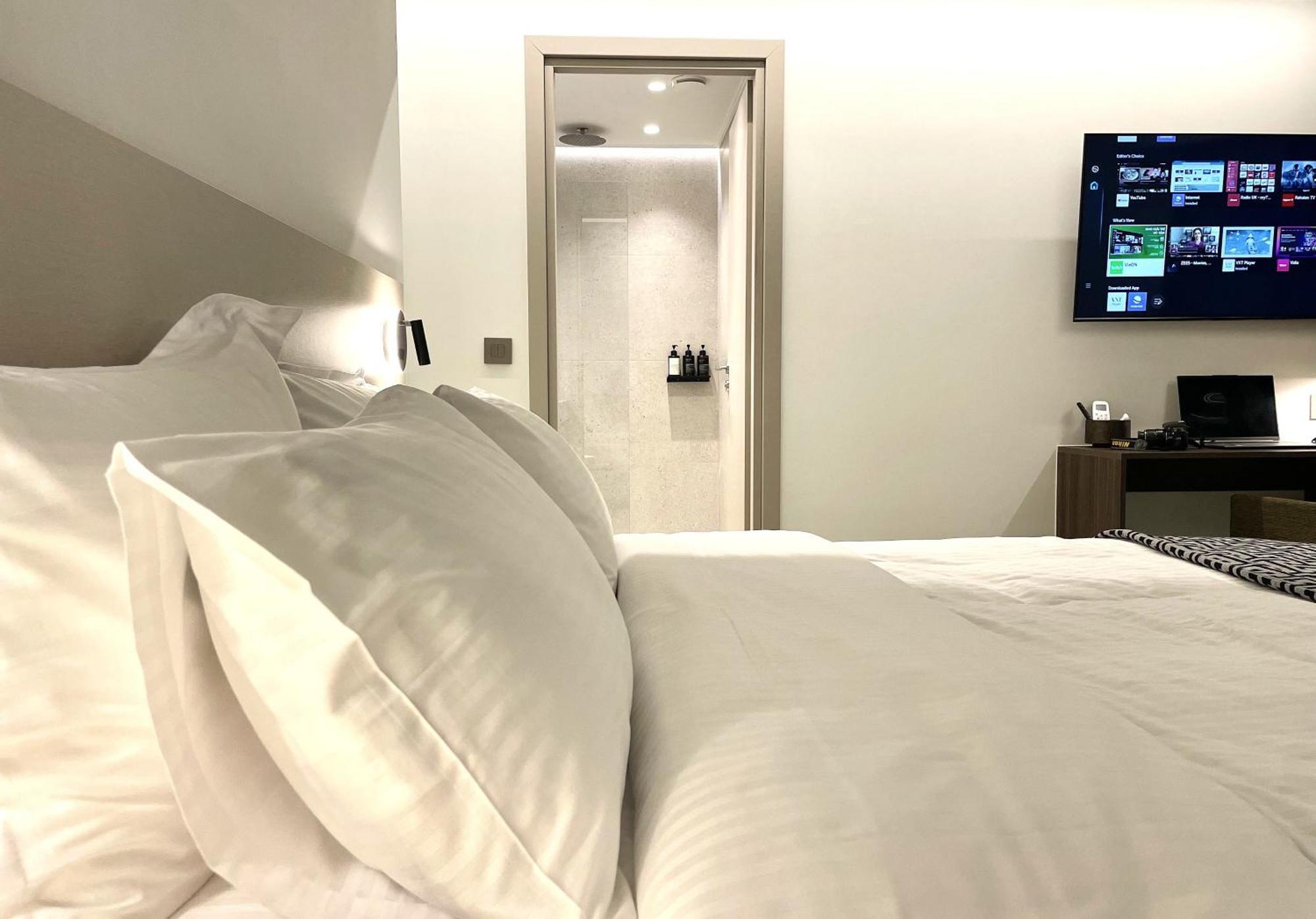 Junior Suite with Balcony,1739893823:JPEG