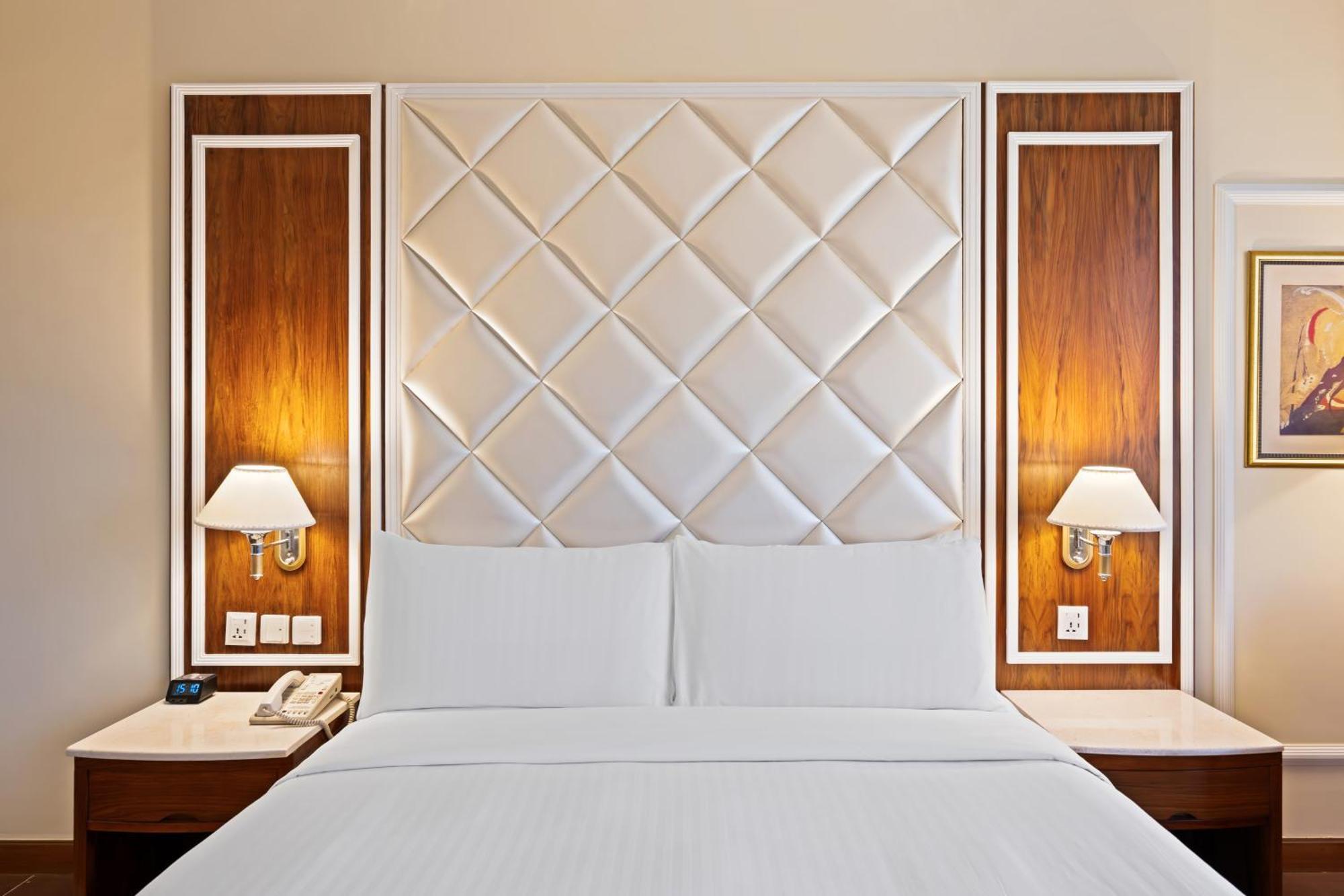 Executive Suite Executive Lounge Access Suite 1 King