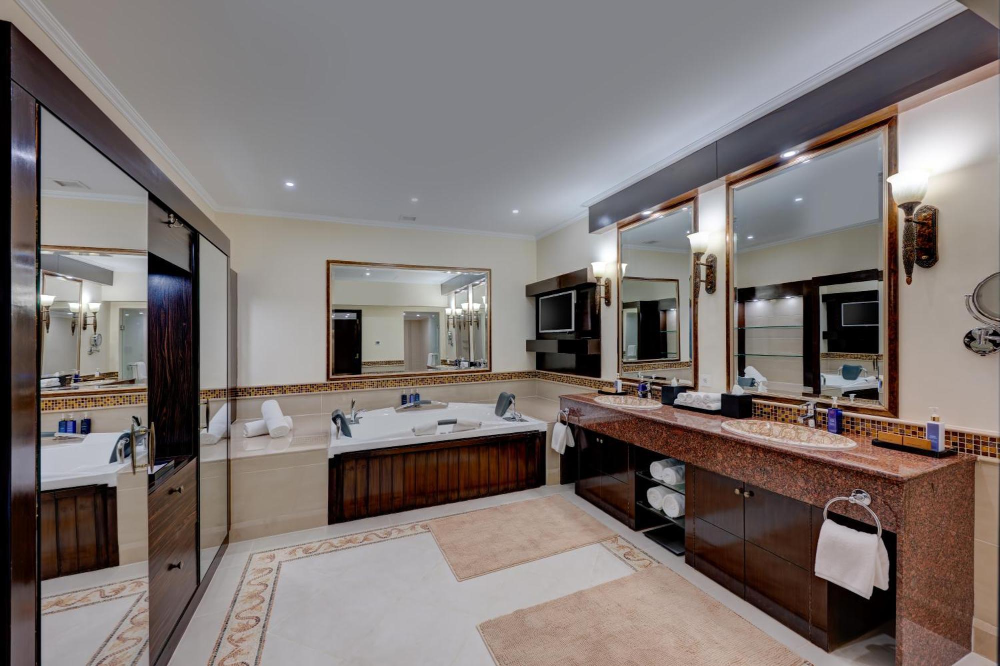 Presidential King Suite