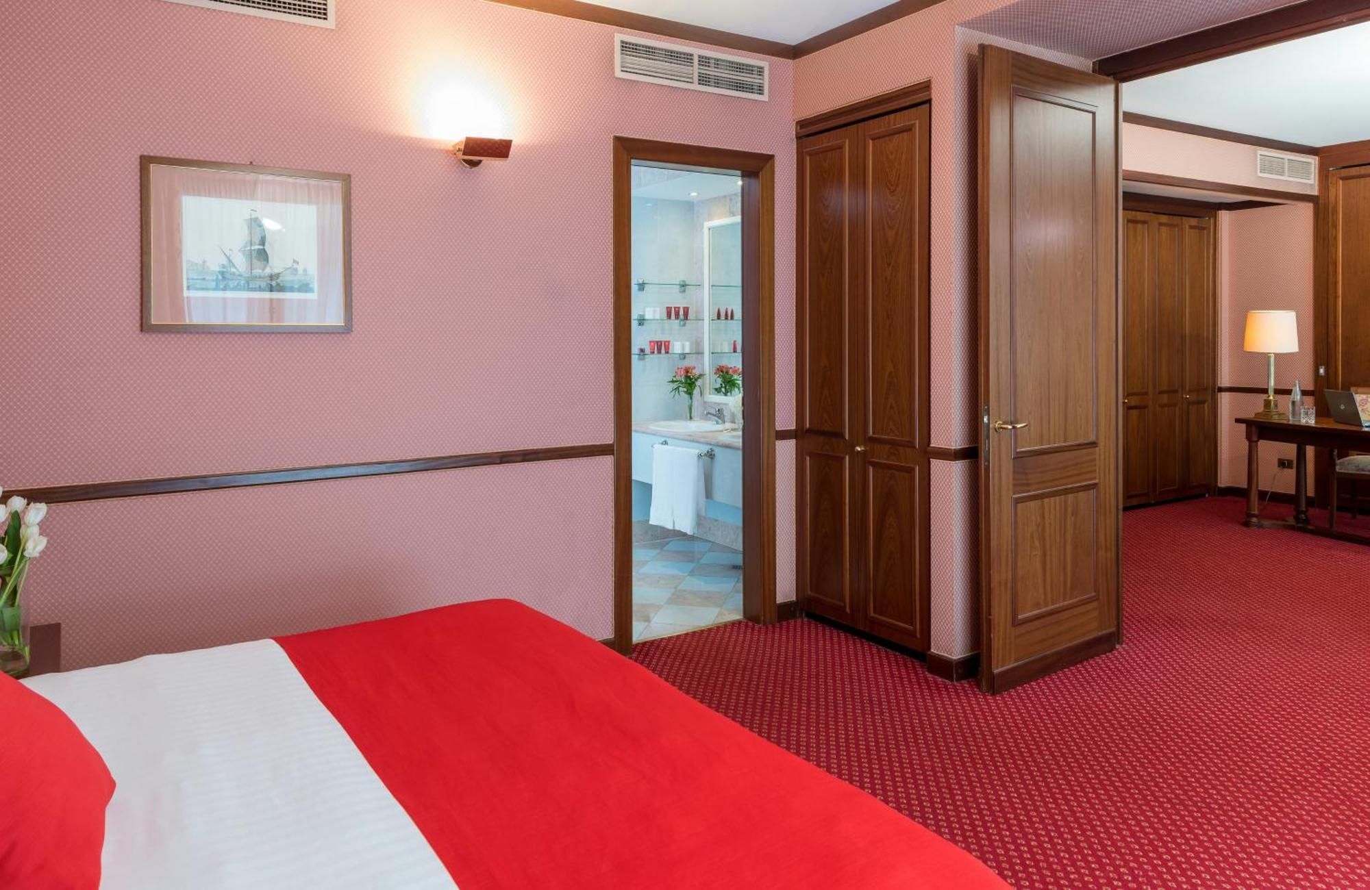 Suíte de 1 Quarto com Cama King-Size (2 Adultos)