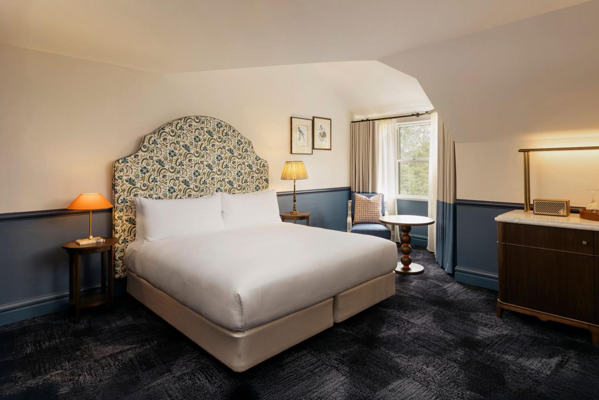 Estate Room