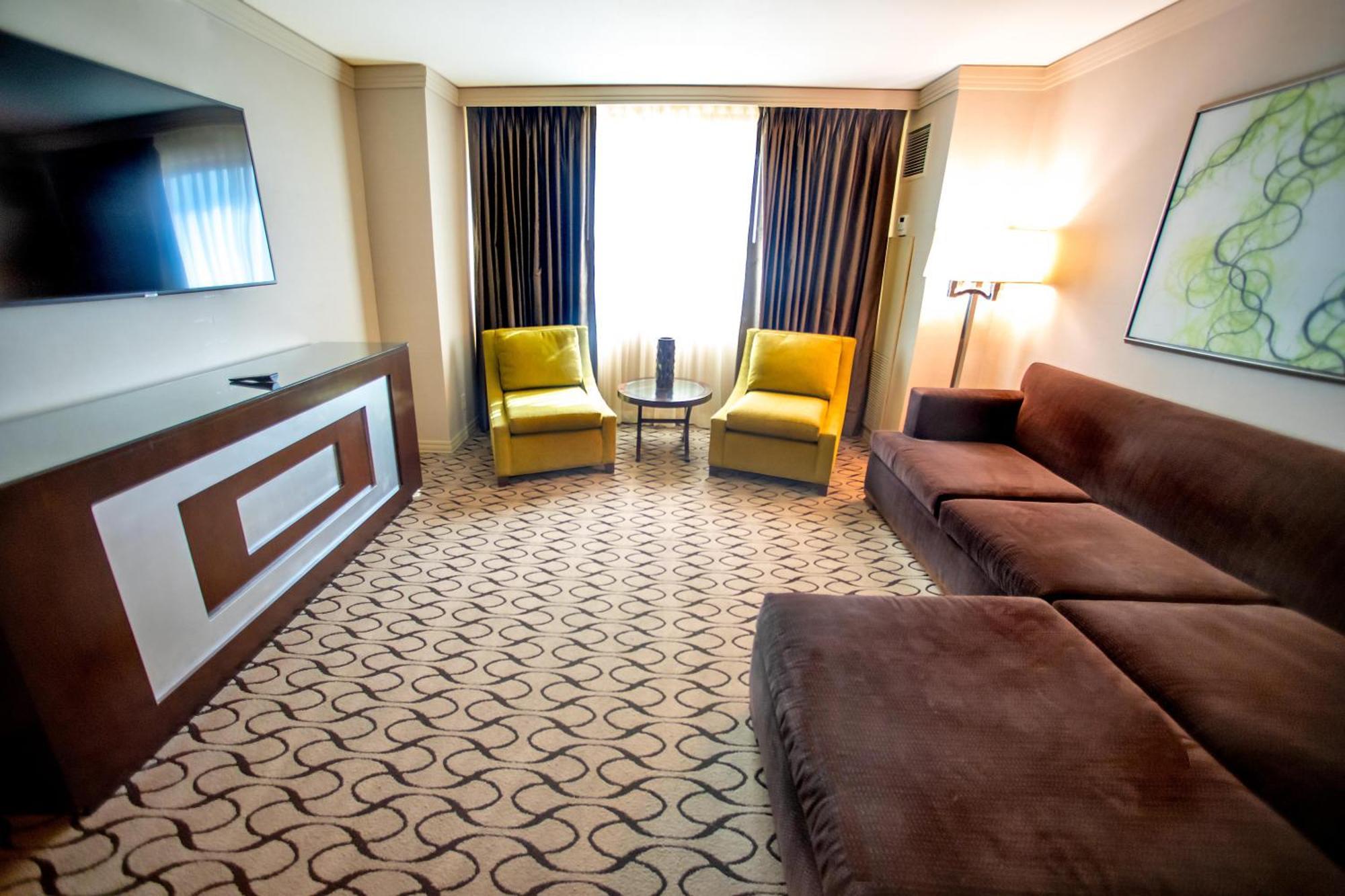 Deluxe Suite