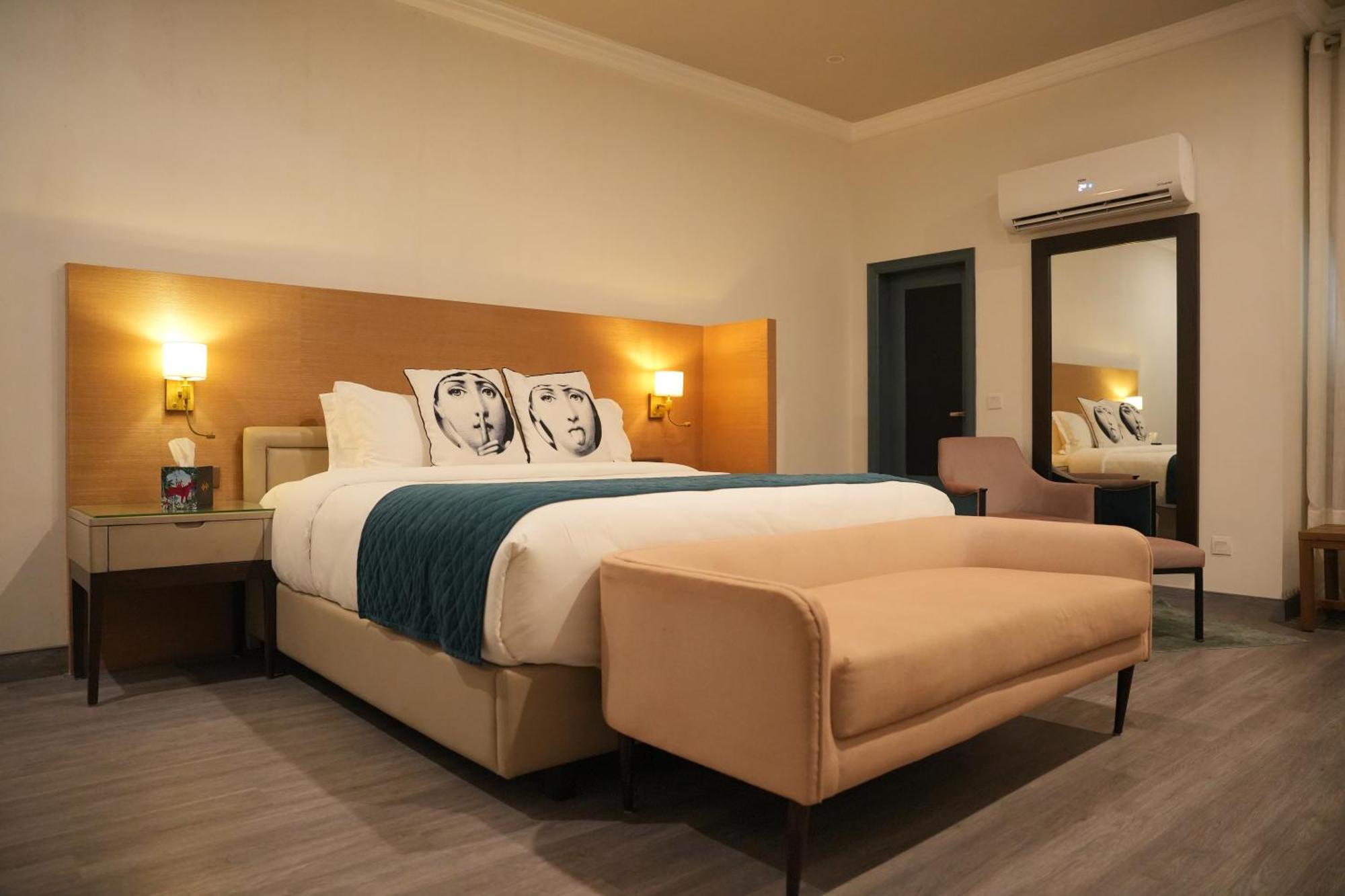 Executive Room