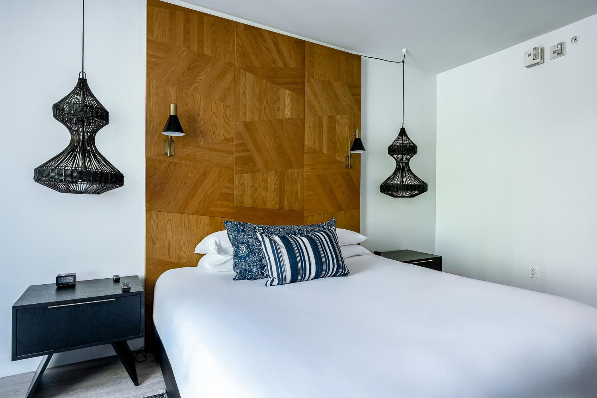 Duplex Suite – Queen Bed