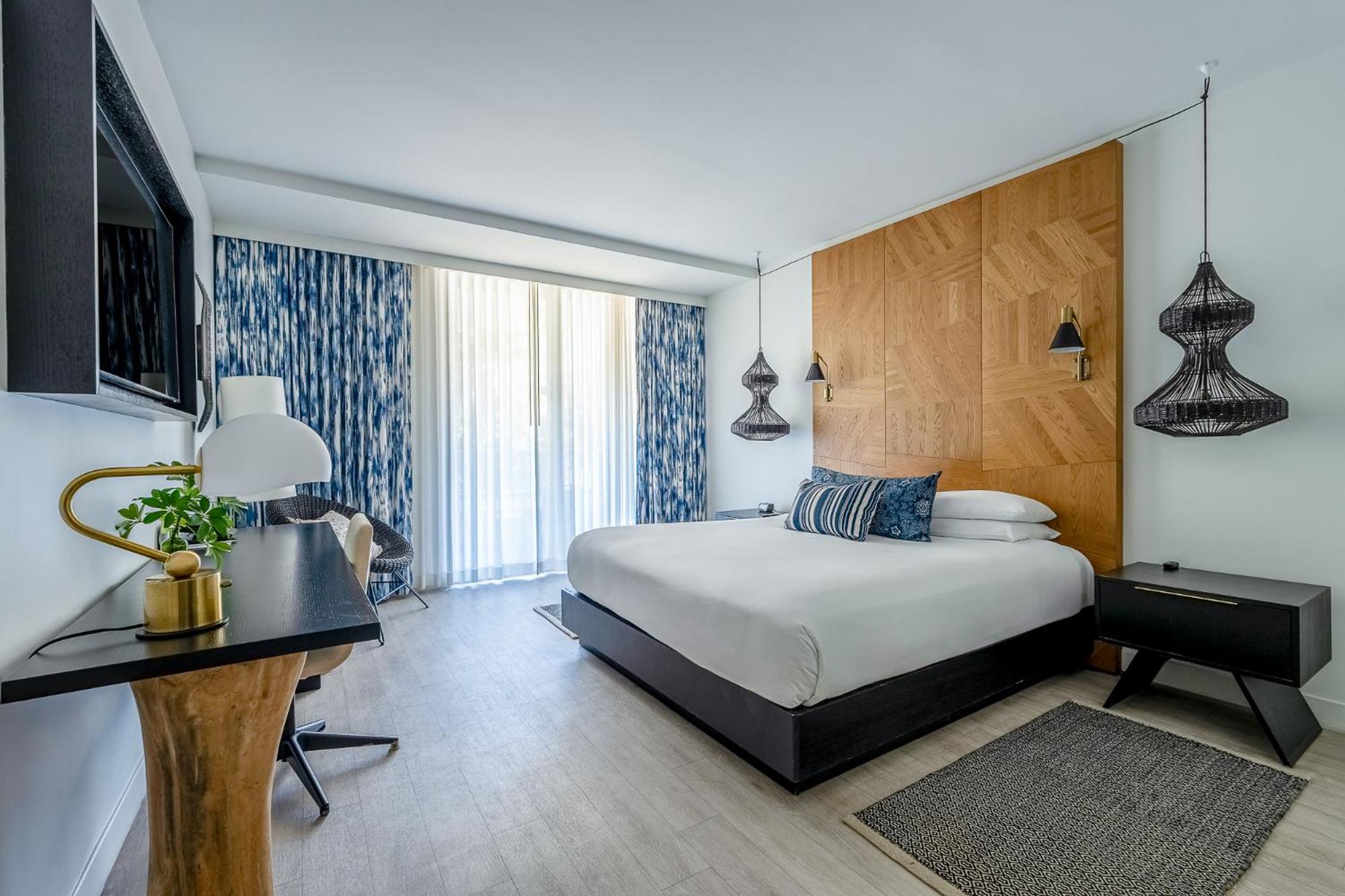 Deluxe Room King Bed