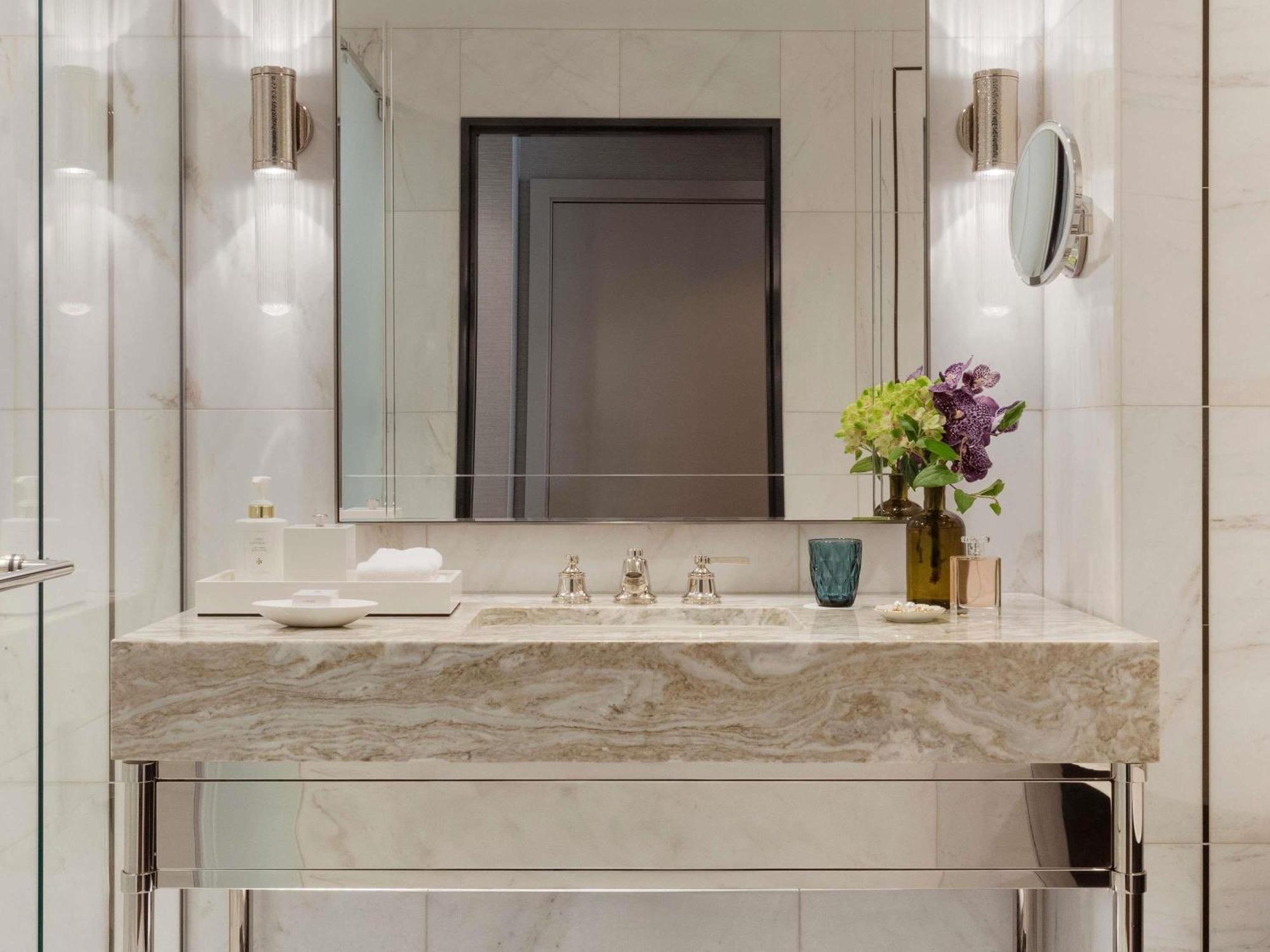 Chambre Lit King-Size Deluxe avec Douche à effet pluie