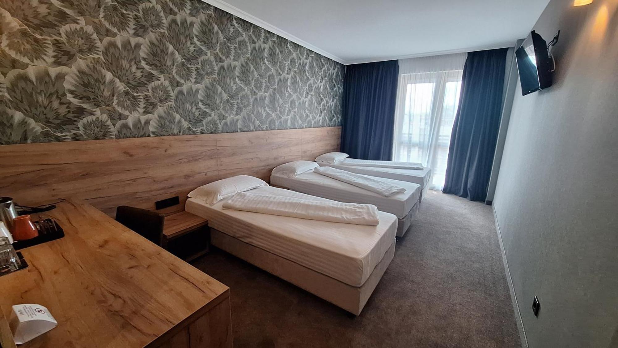 Deluxe Triple Room,1765814458:JPEG