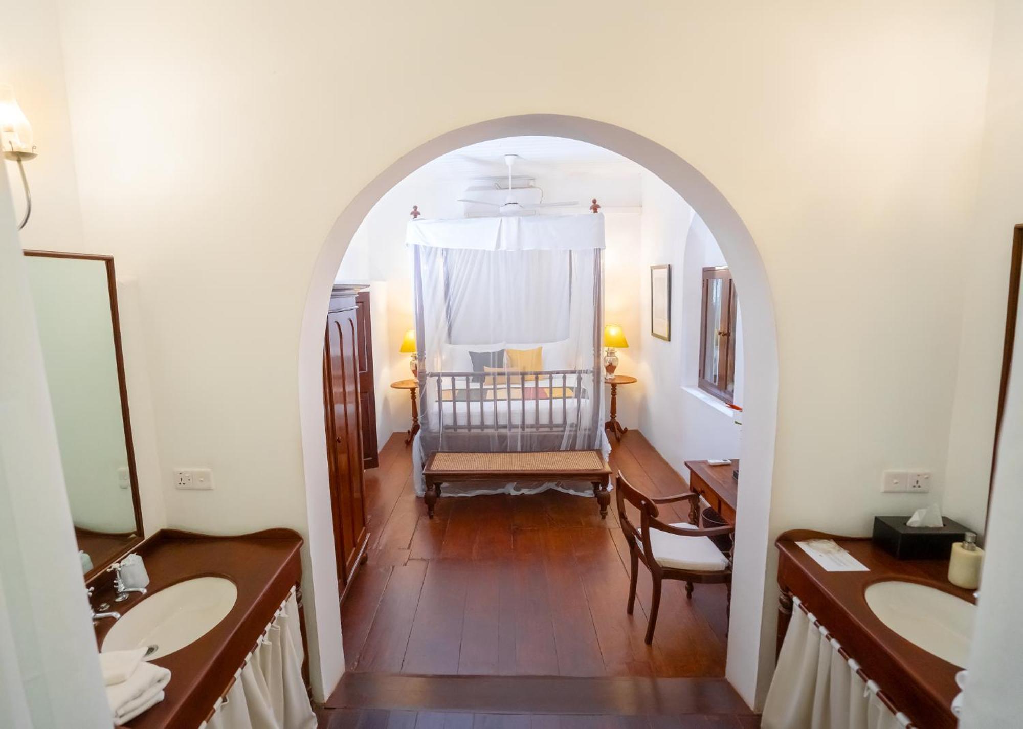 Lime Butterfly Room
