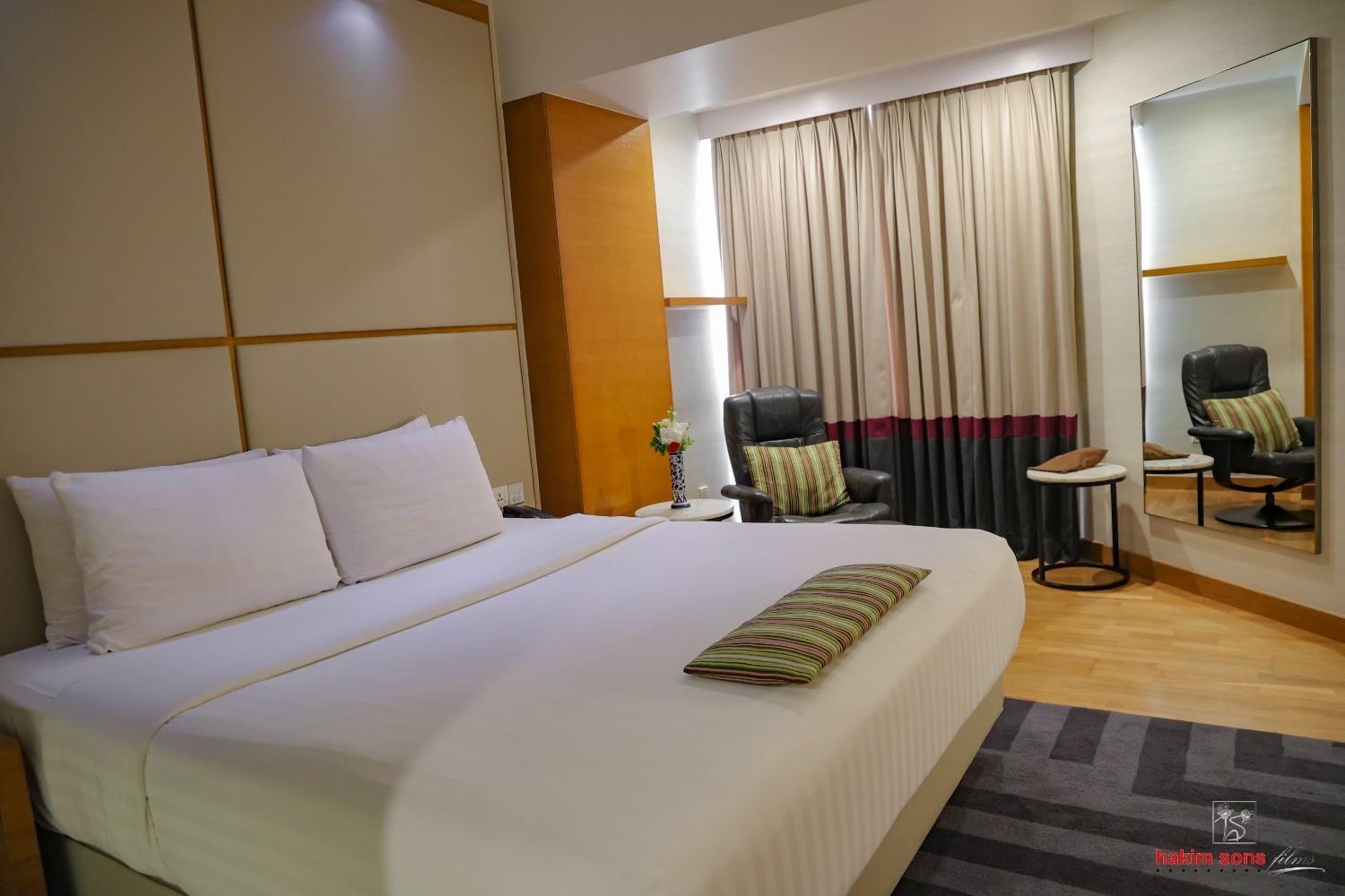 Avari World Traveler King Room