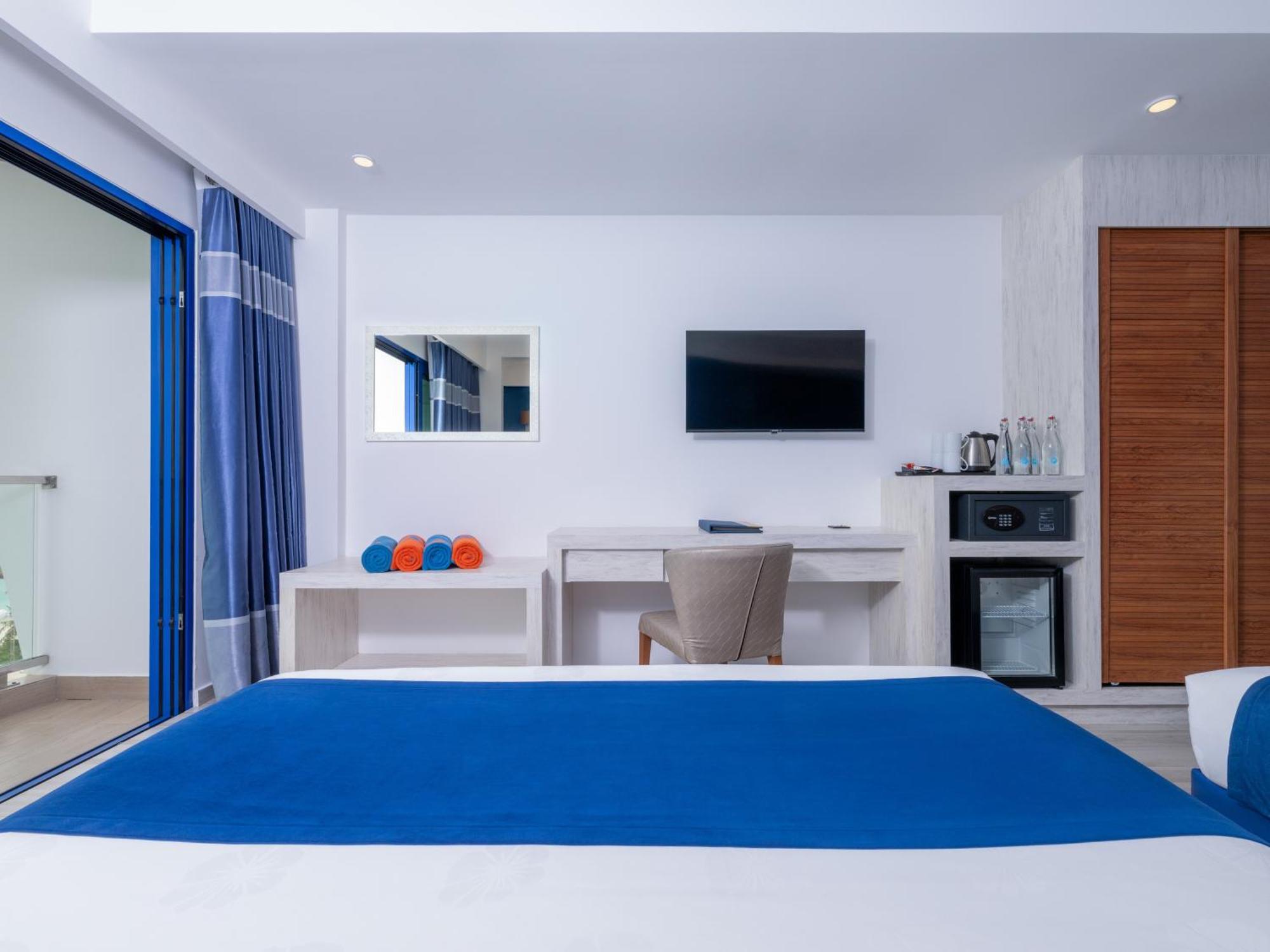 Deluxe Vierpersoonskamer met Balkon en Uitzicht op Zee
