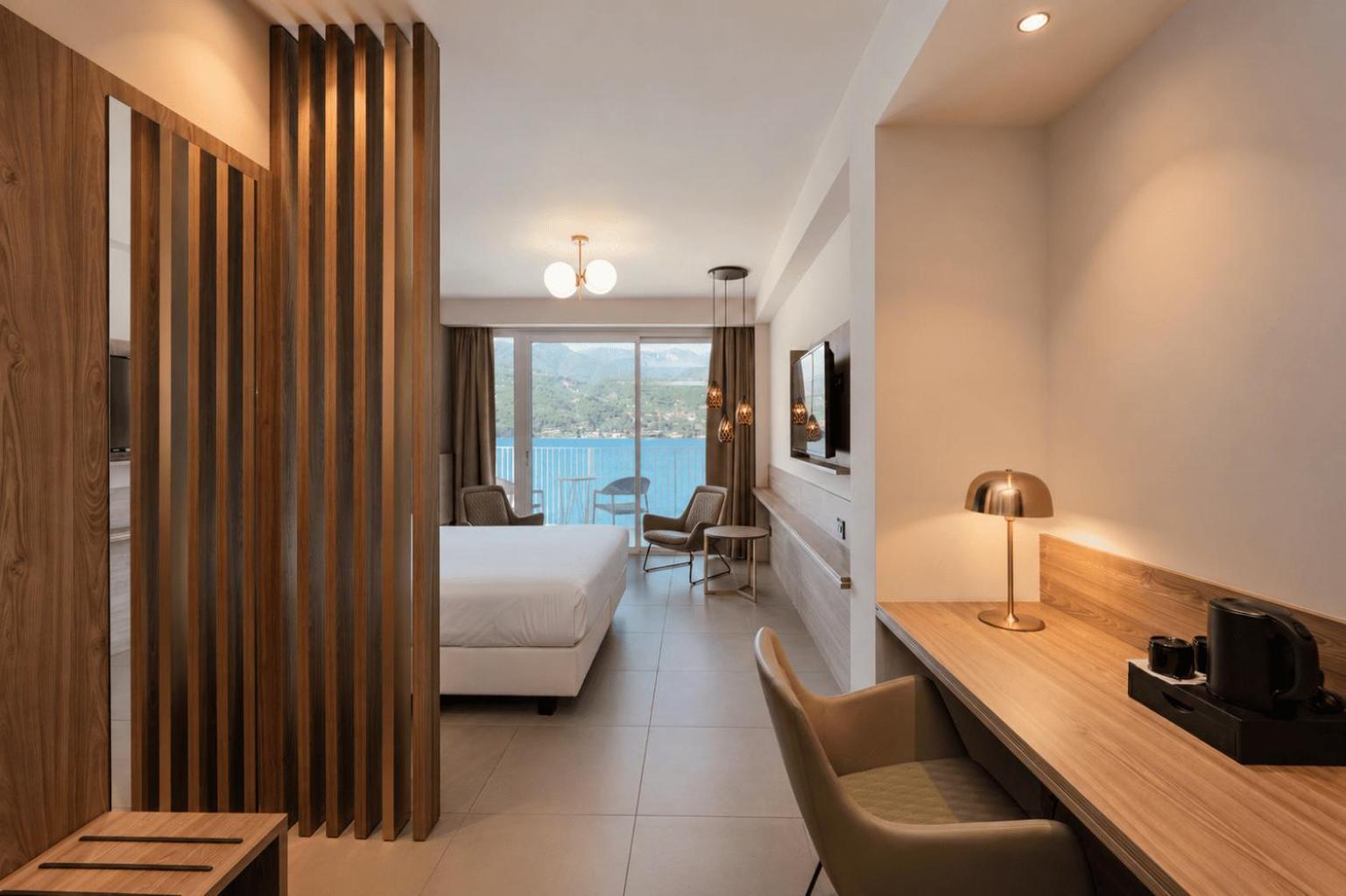 Junior Suite Lake View