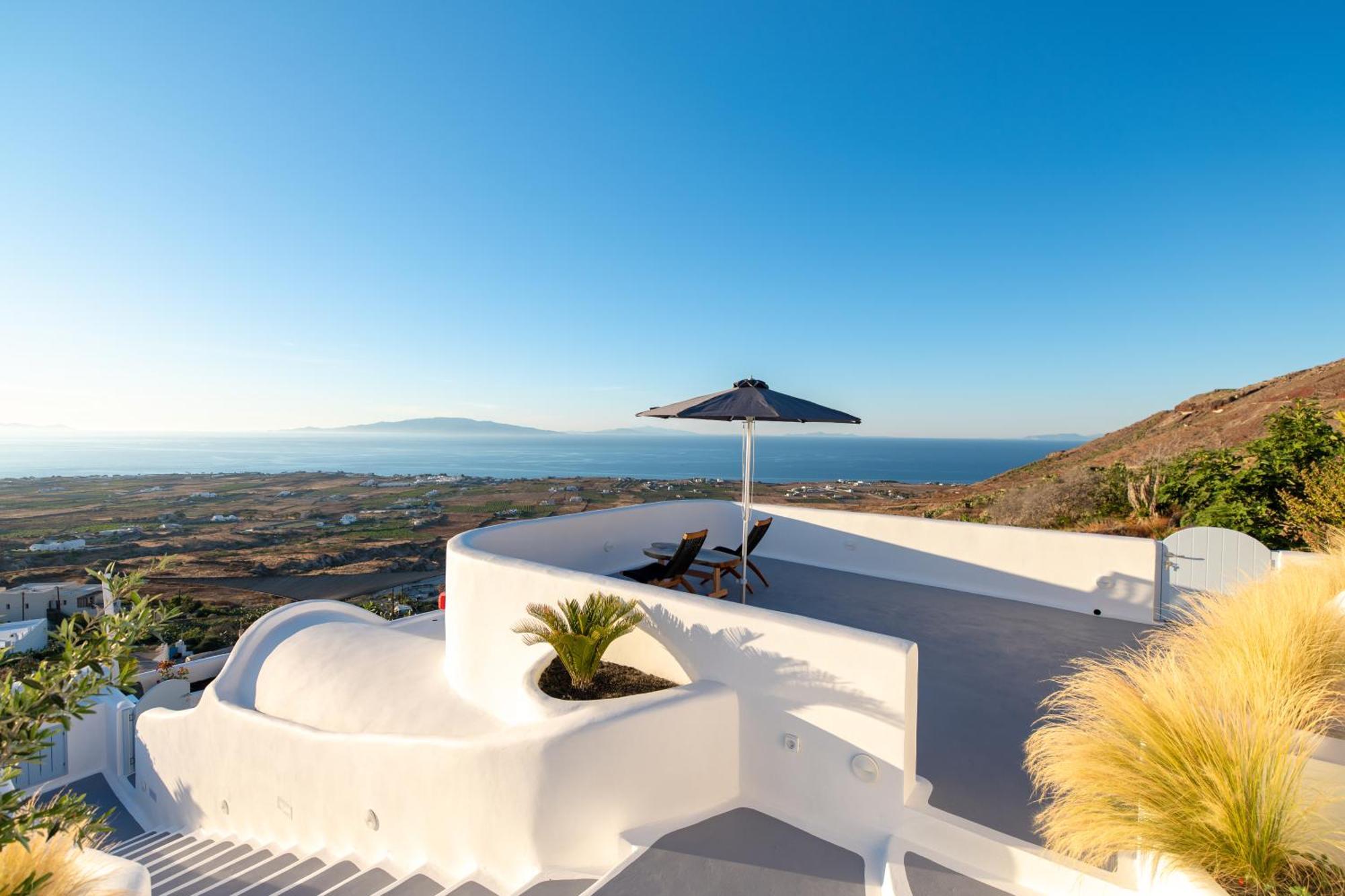 The Majestic Cave Villa Heated Jetted Plunge Pool Sea & Sunset View