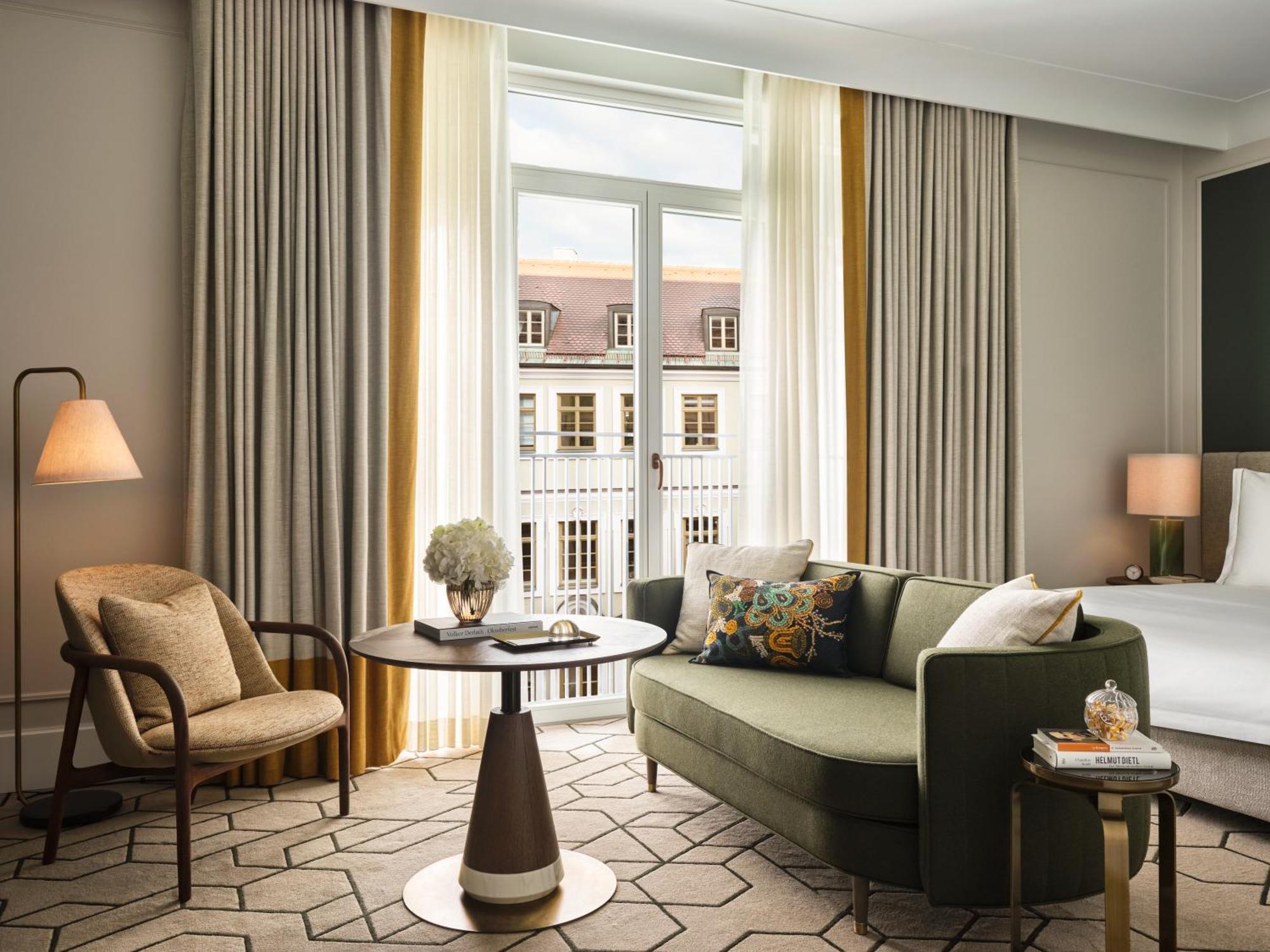 Premier Room King
