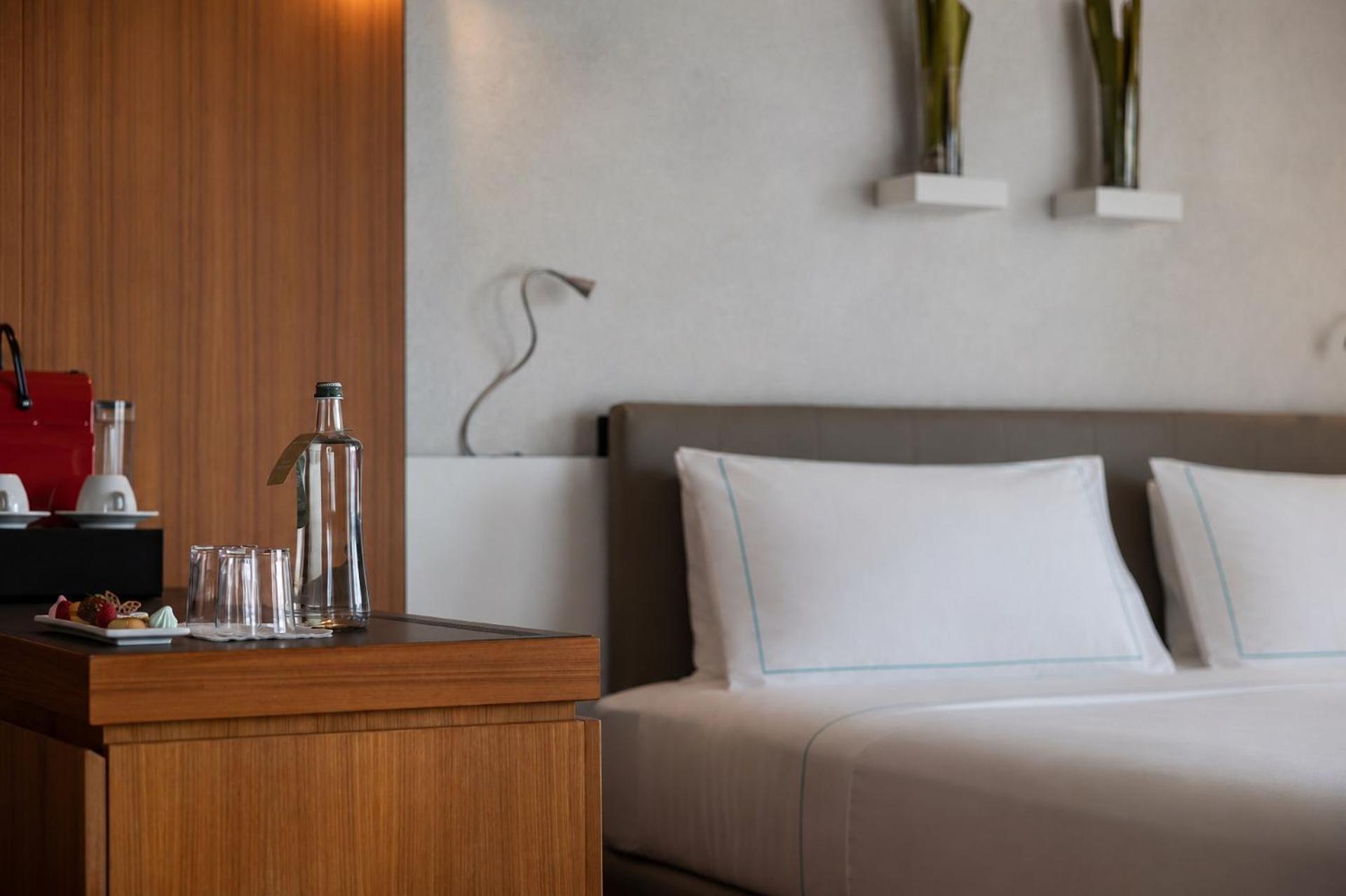 Wellness Junior Suite Lake View Spa Access