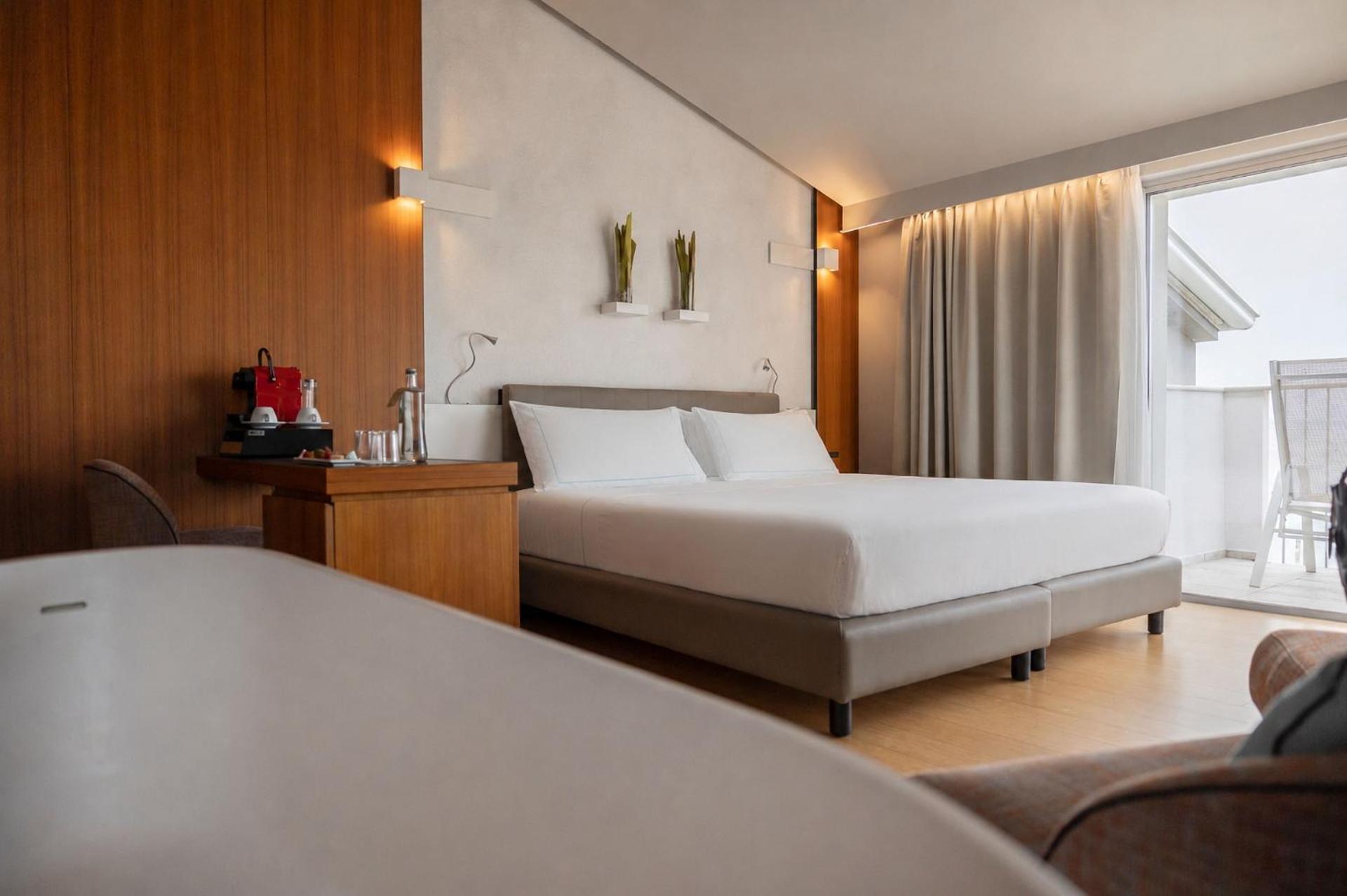 Wellness Junior Suite Lake View Spa Access