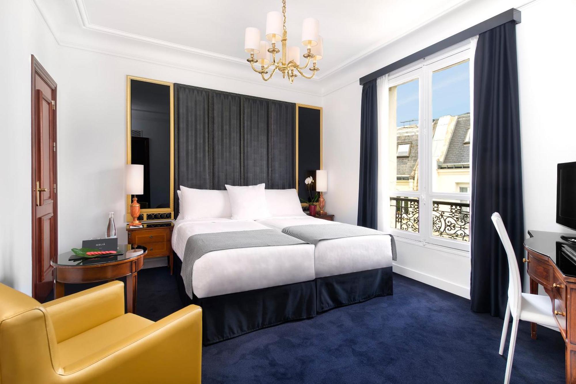Quarto Premium com 2 Camas de Solteiro
