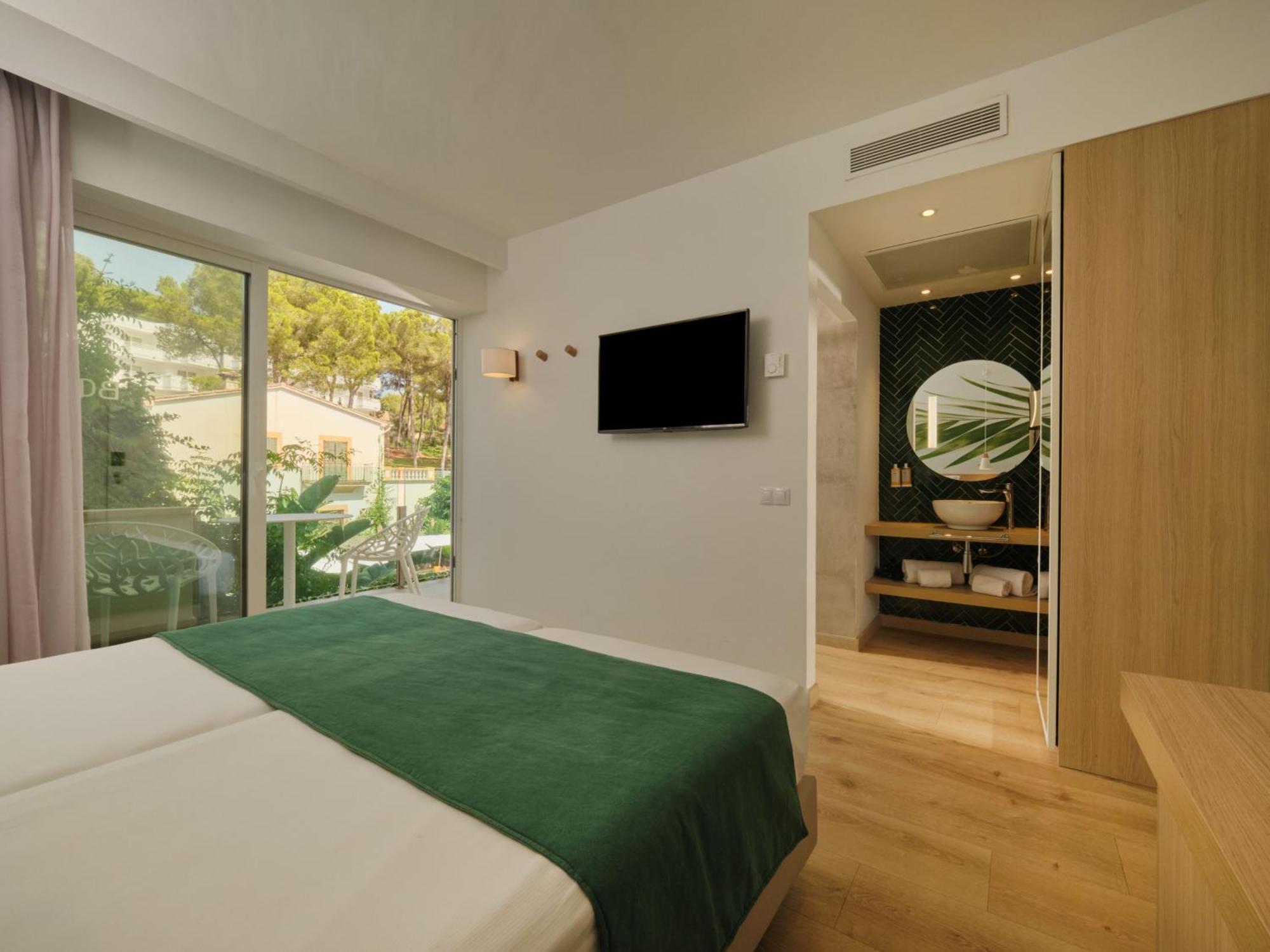 Double or Twin Room Pool View