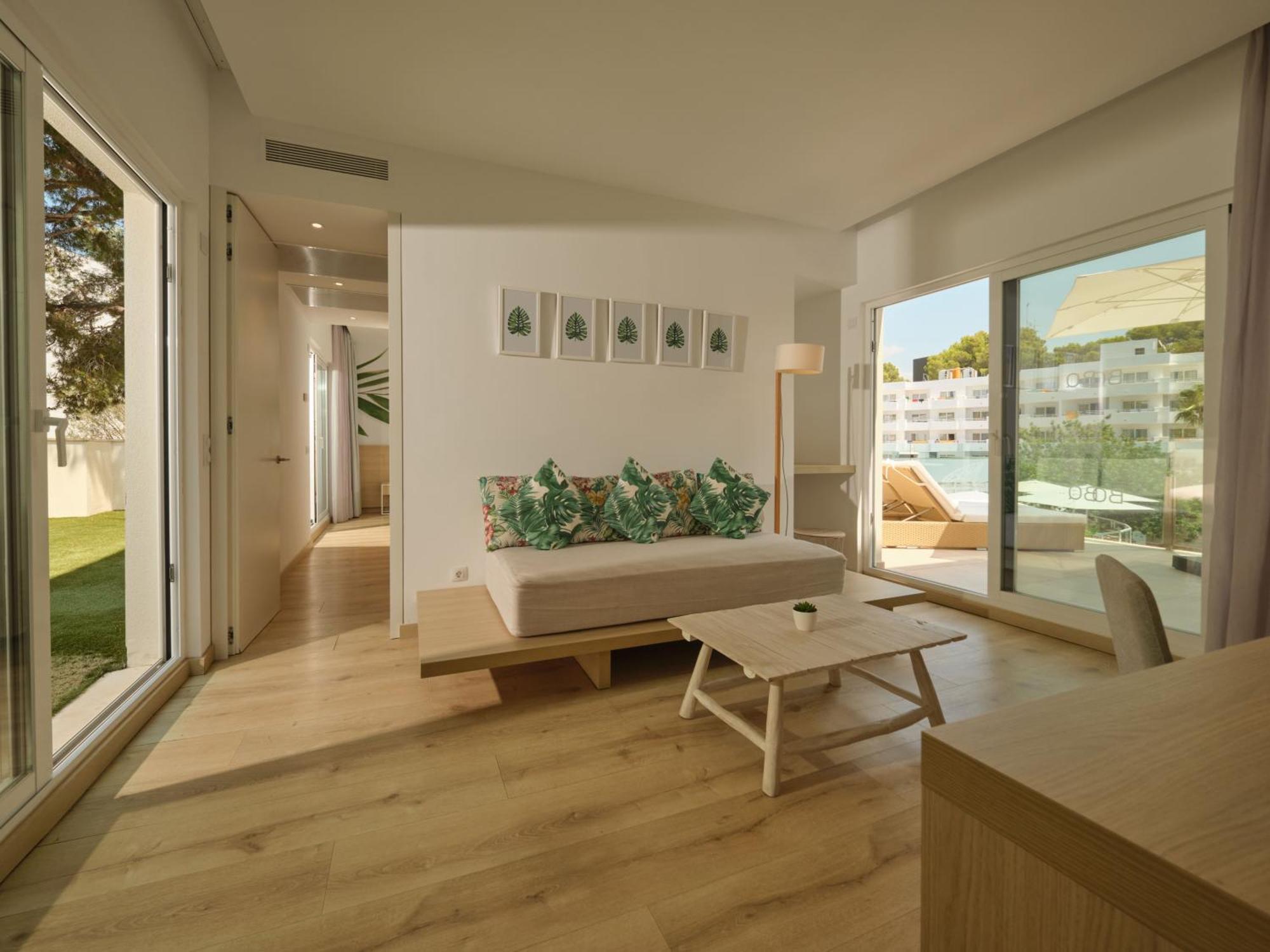 Junior Suite Pool View