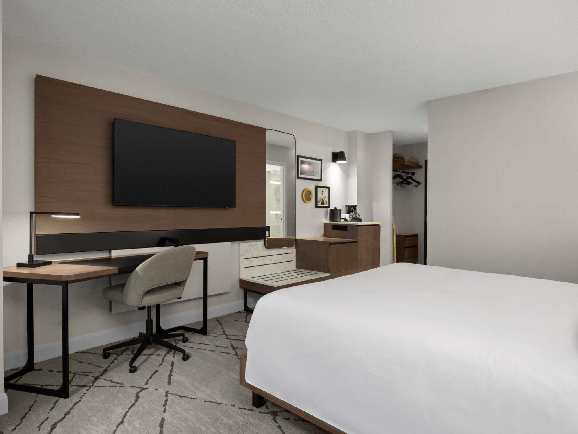 Superior King Room Renovated