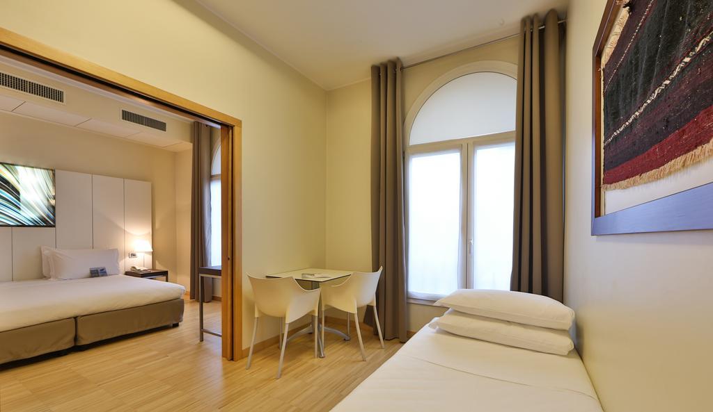 Camera Queen Classic con Letto Singolo