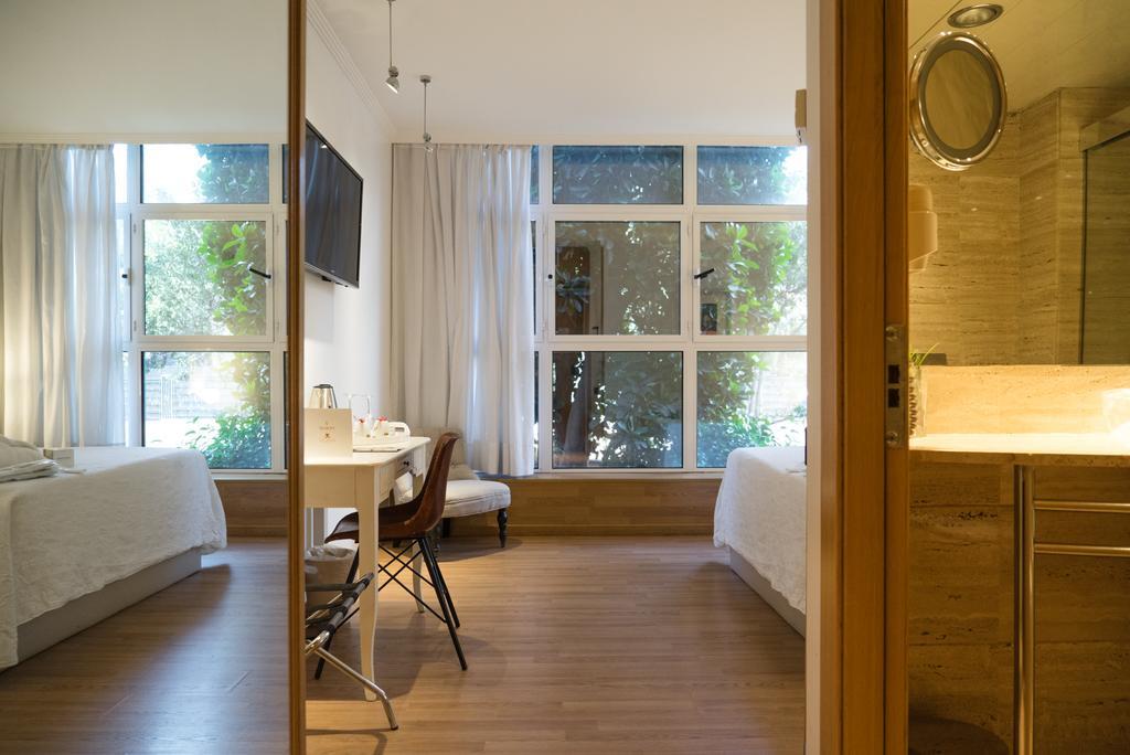 Double Room for One Person