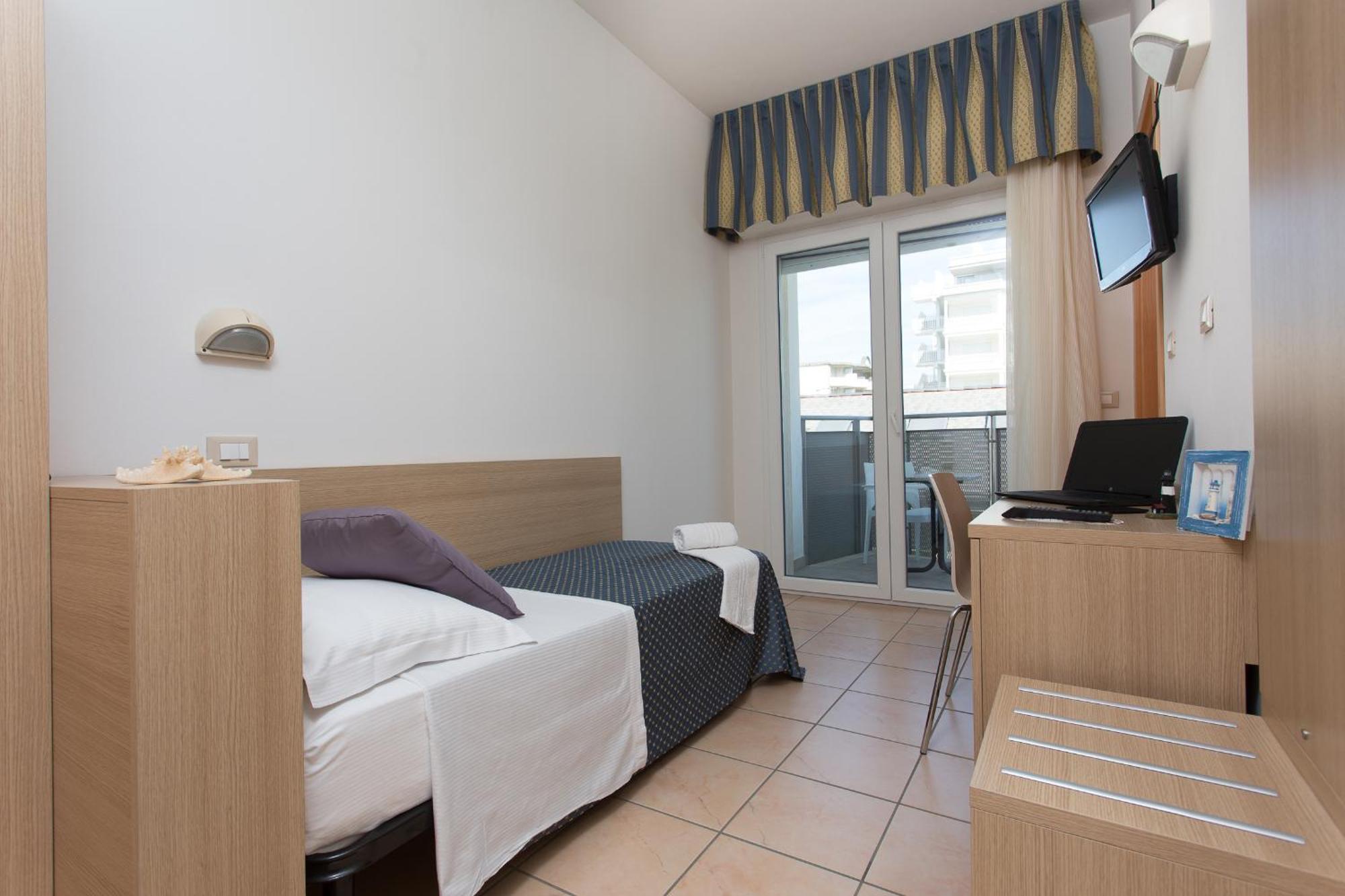 Standard Single Room,240574061:JPEG